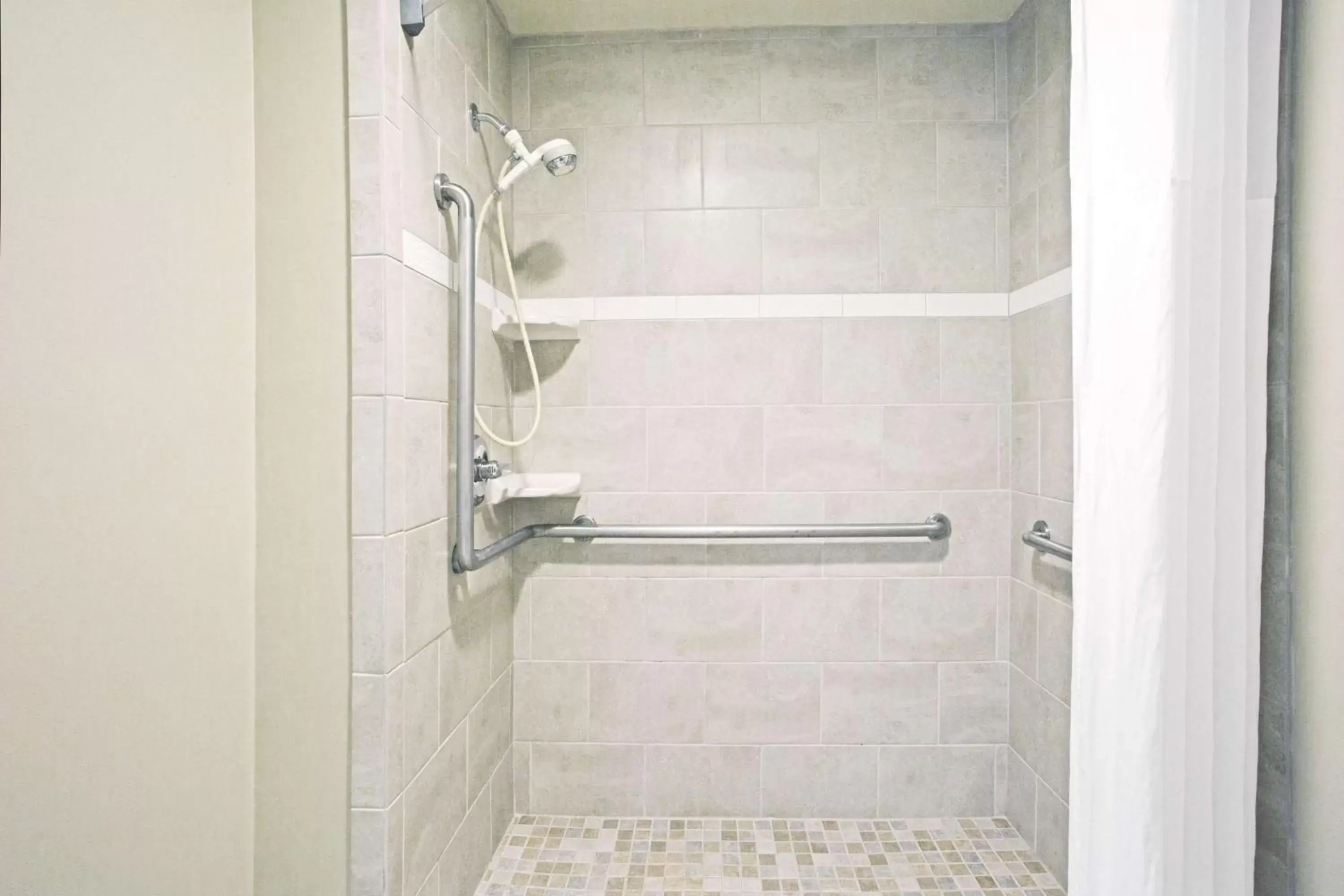 Room with Double Beds - Disability Access - Non-Smoking in Days Inn by Wyndham Virginia Beach At The Beach Room with Double Beds - Disability Access - Non-Smoking in Days Inn by Wyndham Virginia Beach At The Beach