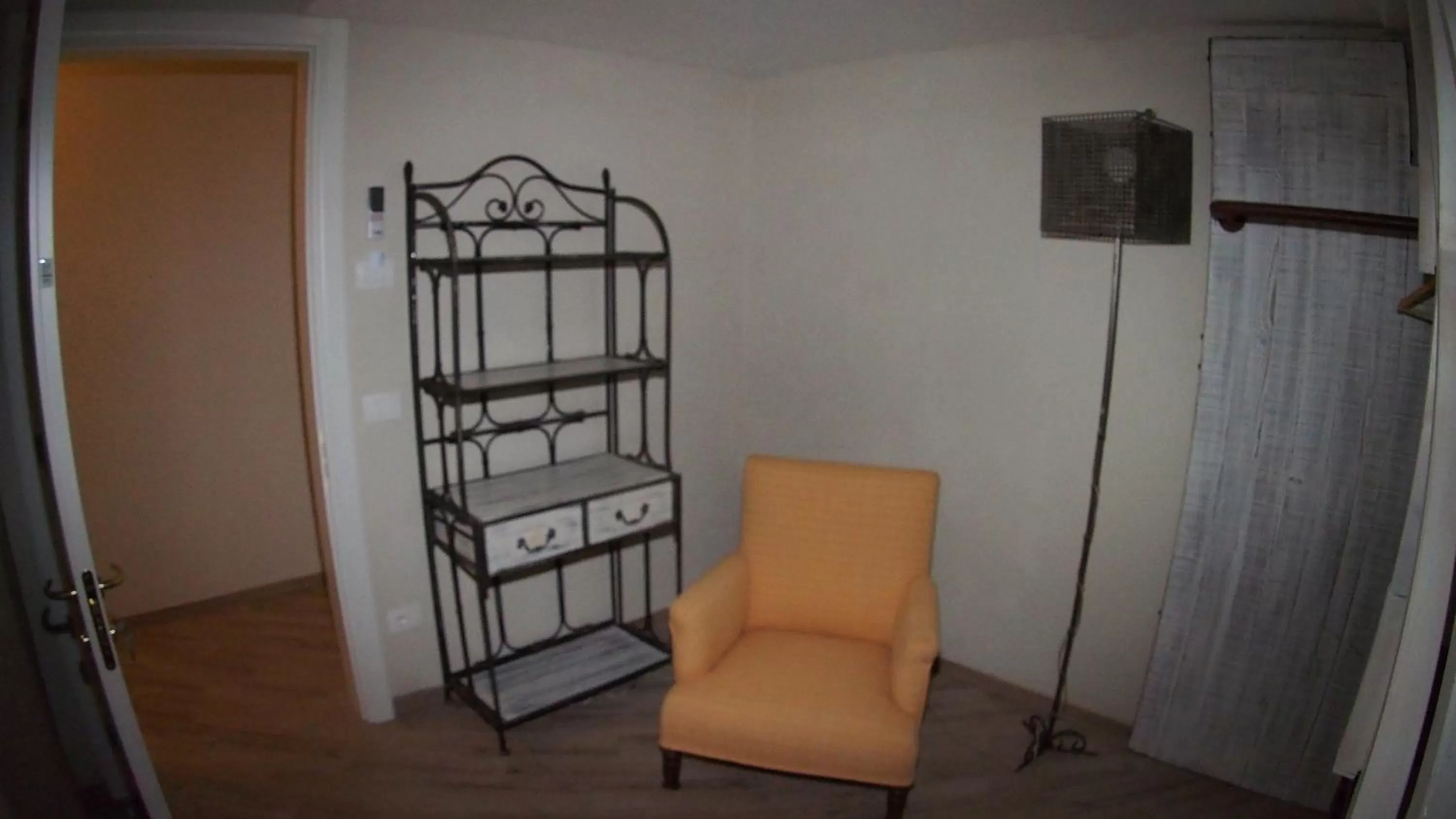 Economy Double Room with Private External Bathroom in B&B Locanda Il Salimbecco