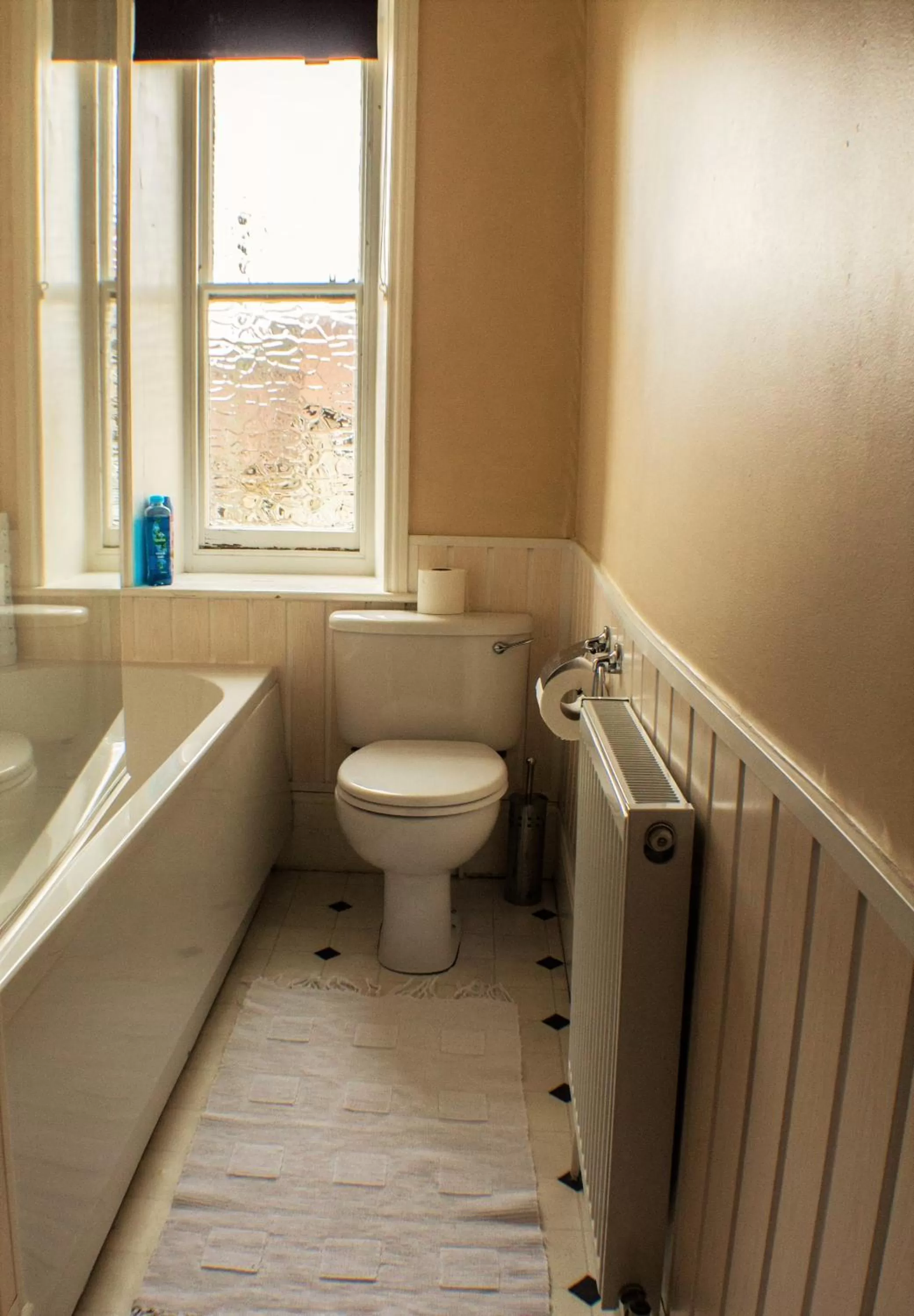 Bathroom in The Royal Oak Hotel