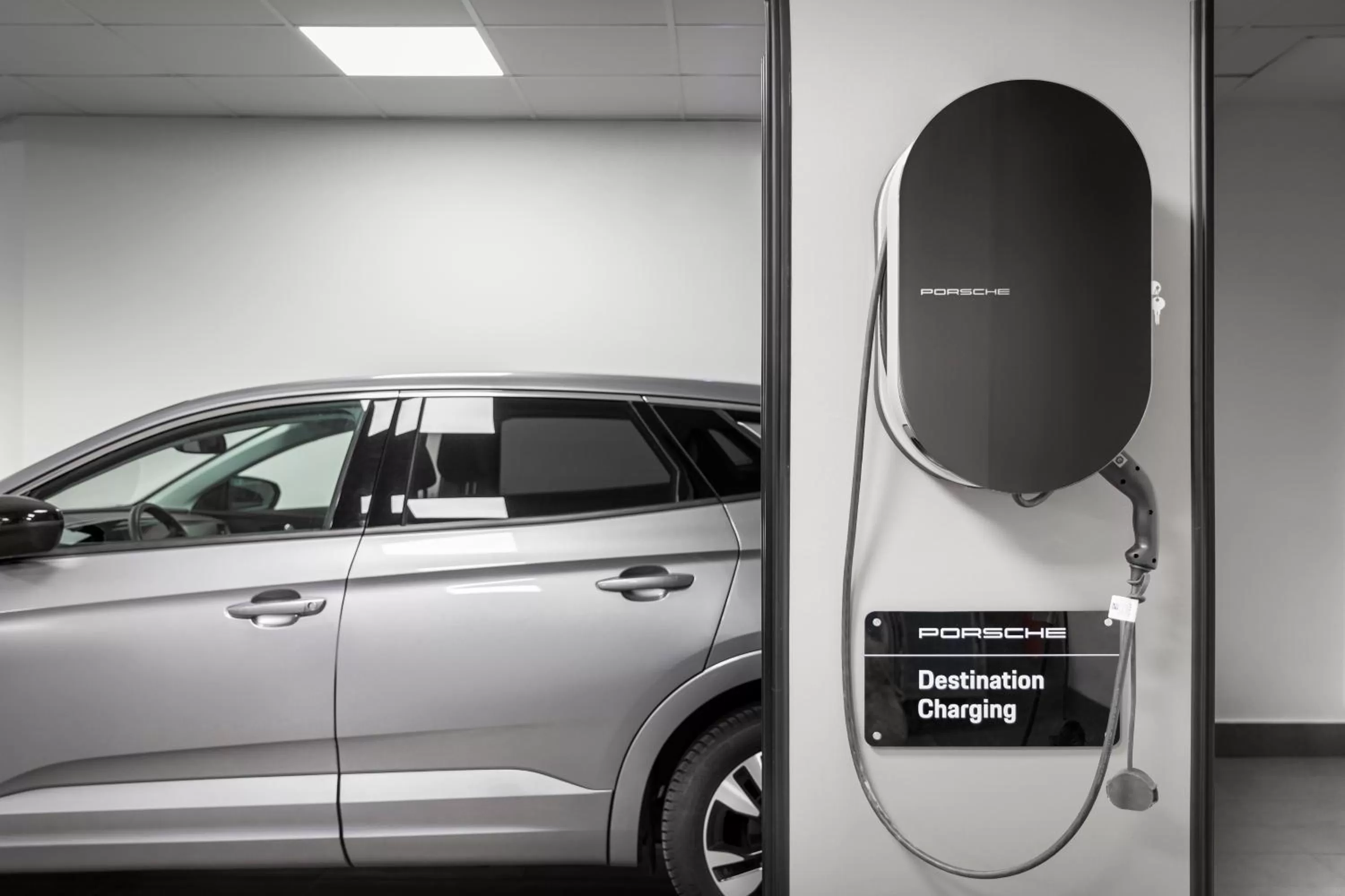 Parking in LHP Napoli Palace & SPA