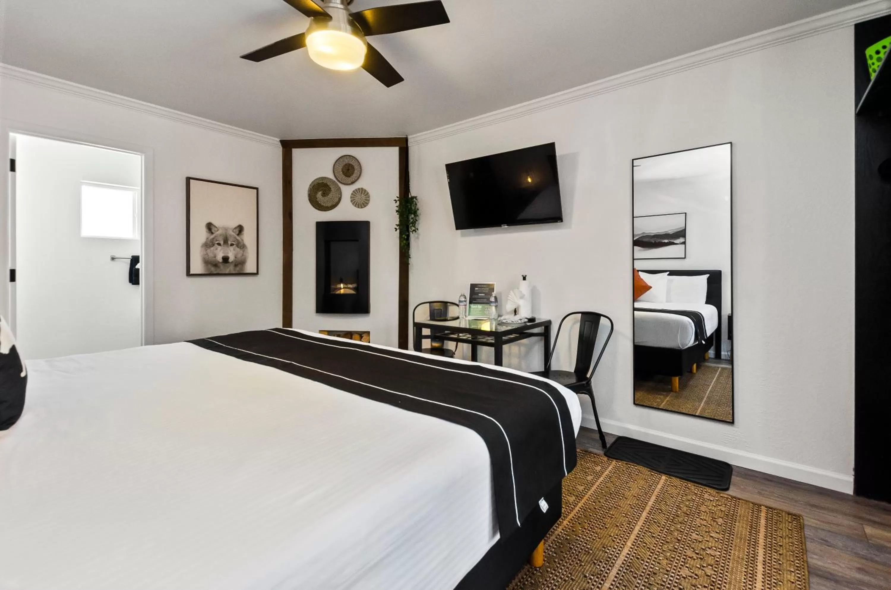 Bed in The Jeffrey Hotel