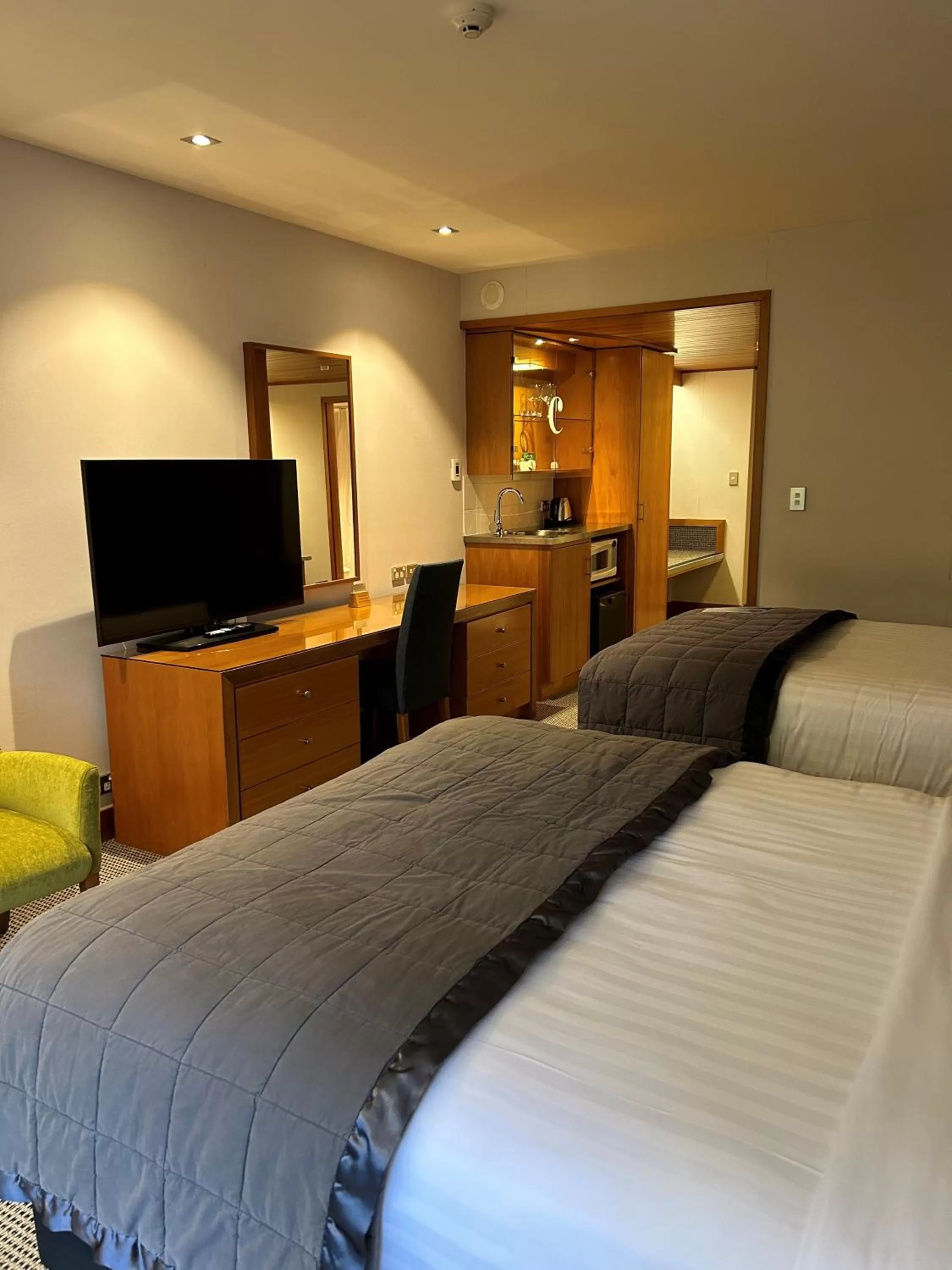 Bedroom, Bed in Commodore Airport Hotel Christchurch