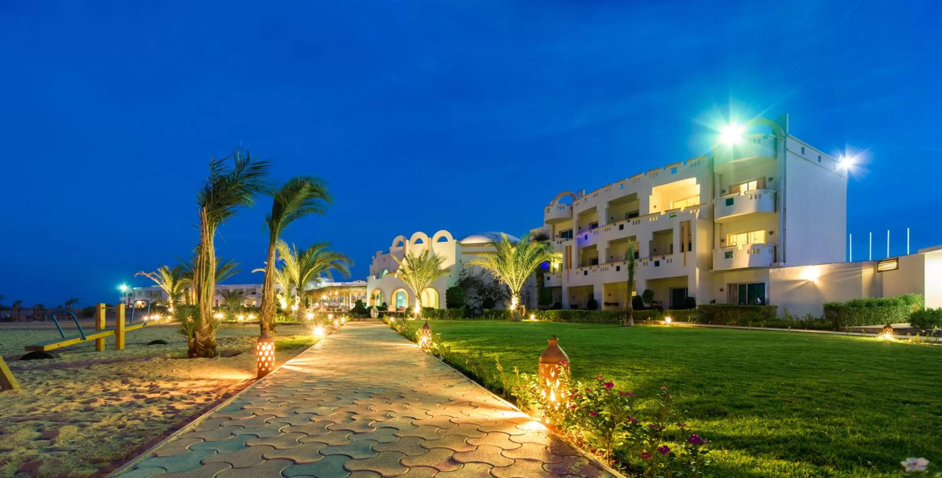 Property building in Coral Sun Beach