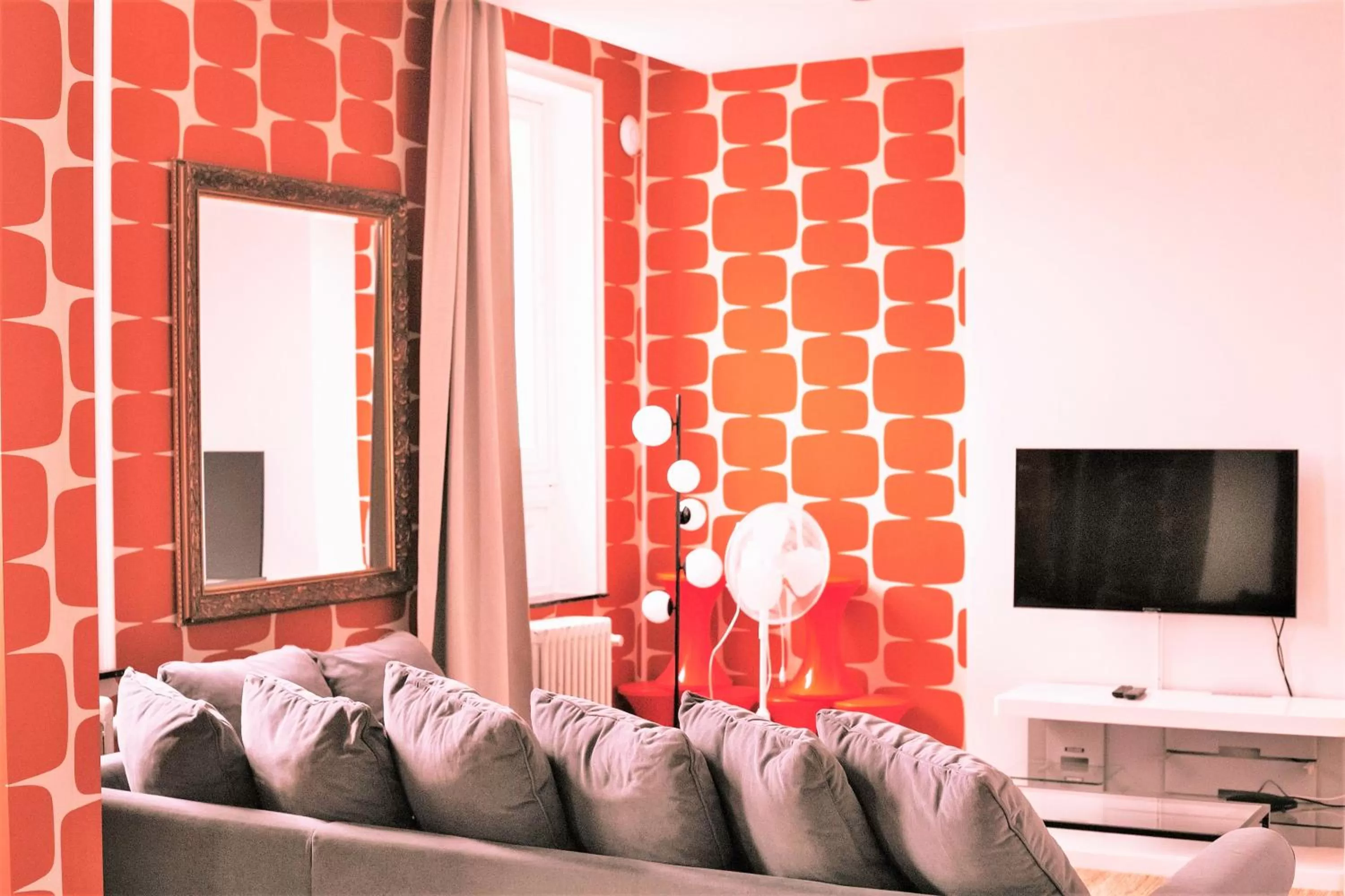 TV and multimedia in Central and Cozy in Brussels