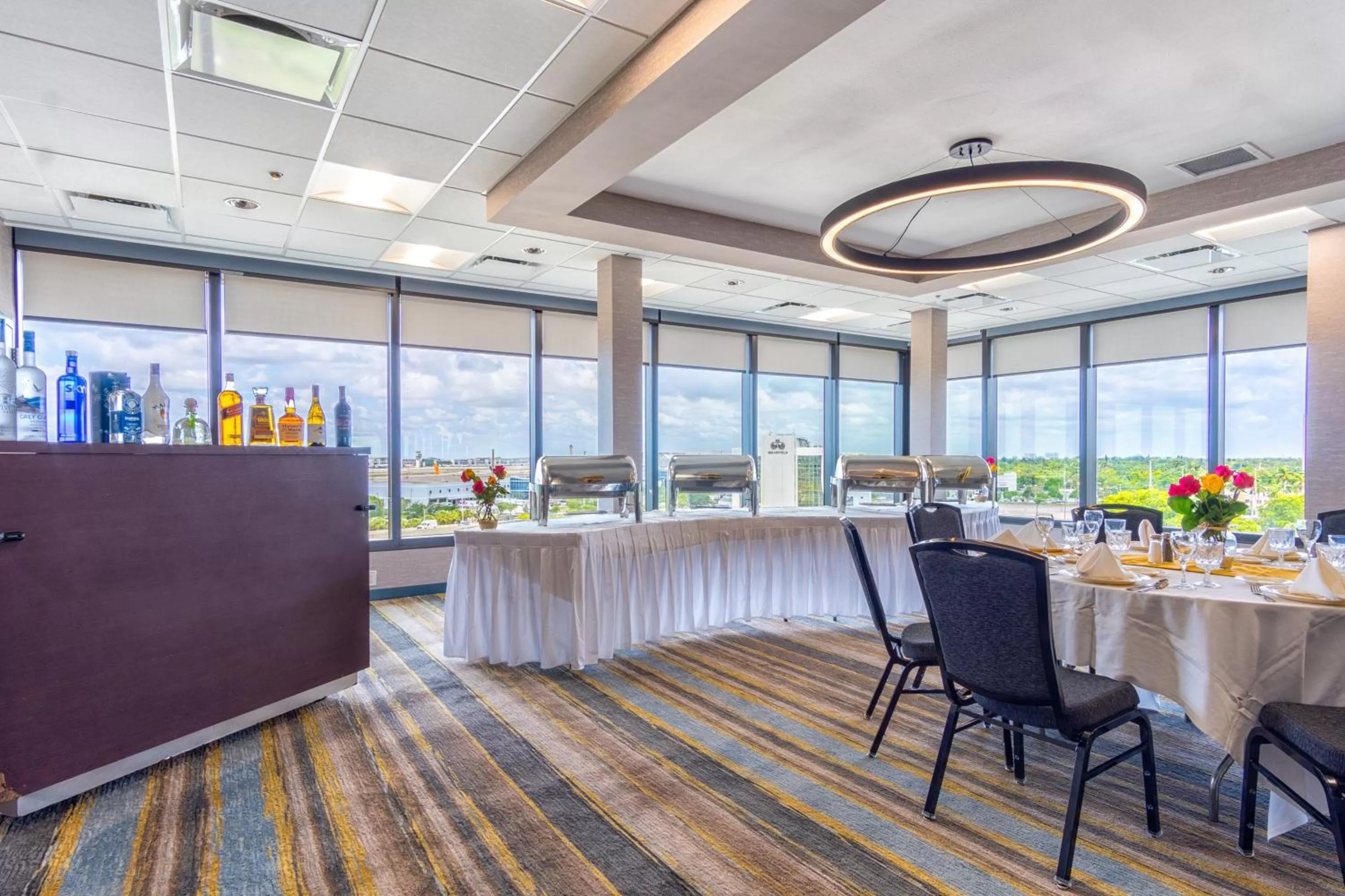 Meeting/conference room in Holiday Inn Miami International Airport by IHG