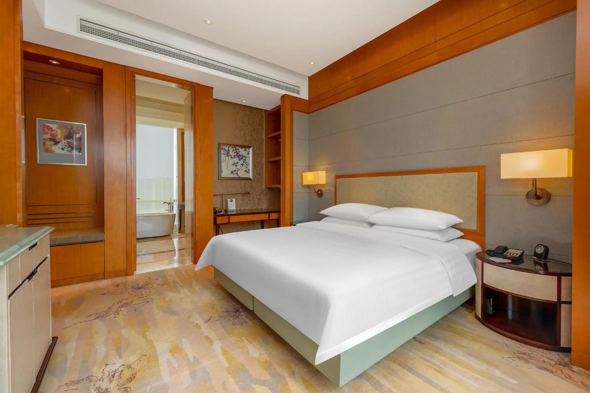 Photo of the whole room, Bed in InterContinental Changzhou by IHG
