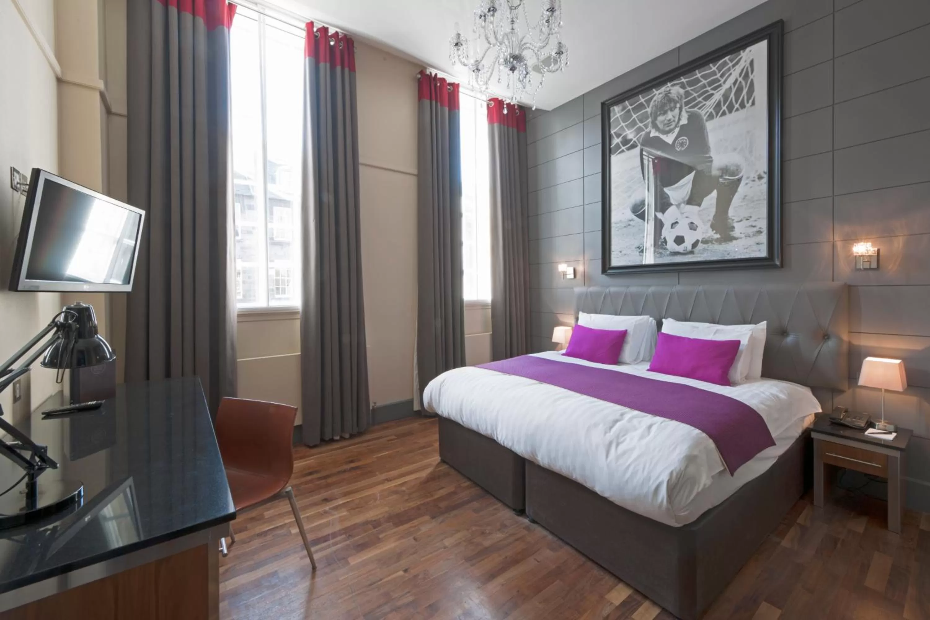 Photo of the whole room, Bed in Angels Share Hotel