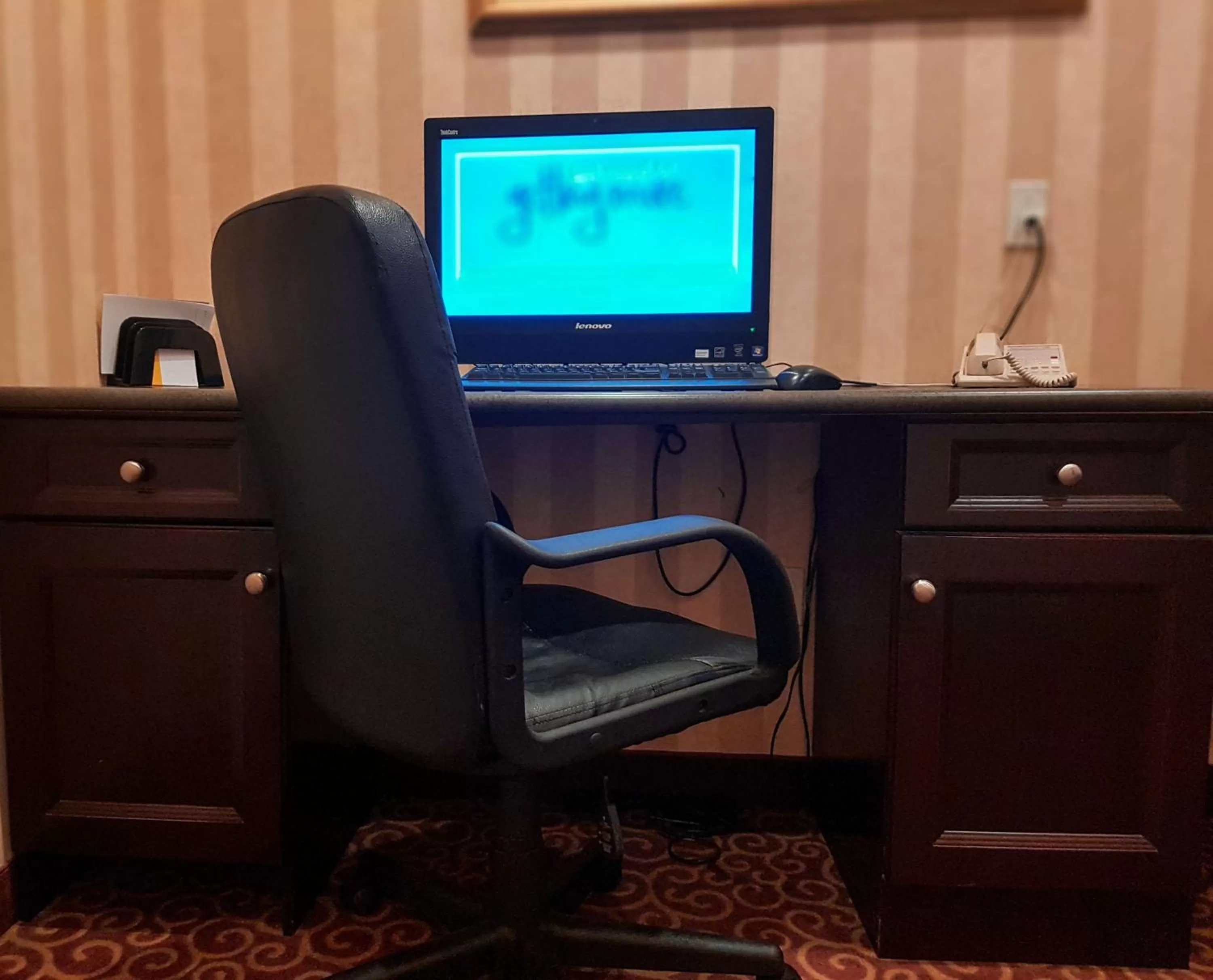 Business facilities in Hampton Inn & Suites by Hilton Edmonton International Airport