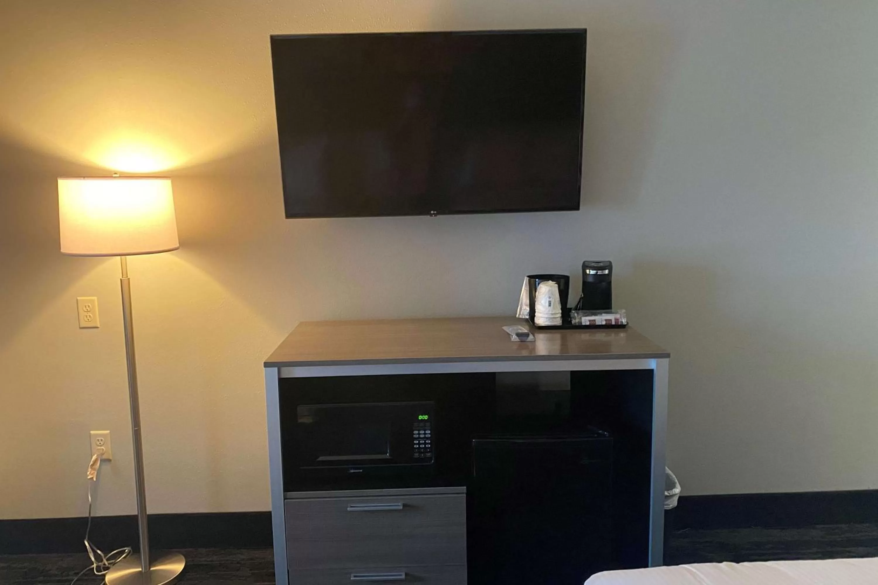 Photo of the whole room in Baymont by Wyndham Madison