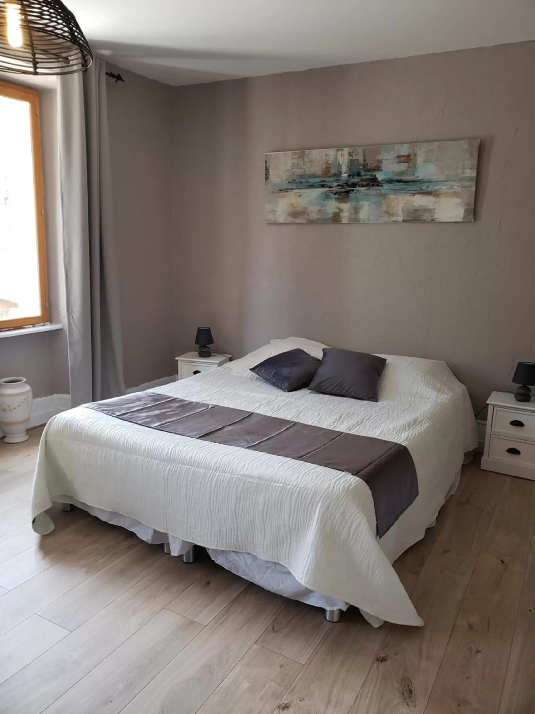 Family Room with Mountain View in Le Moulin D'onclaire Camping et chambres d'hôtes Family Room with Mountain View in Le Moulin D'onclaire Camping et chambres d'hôtes