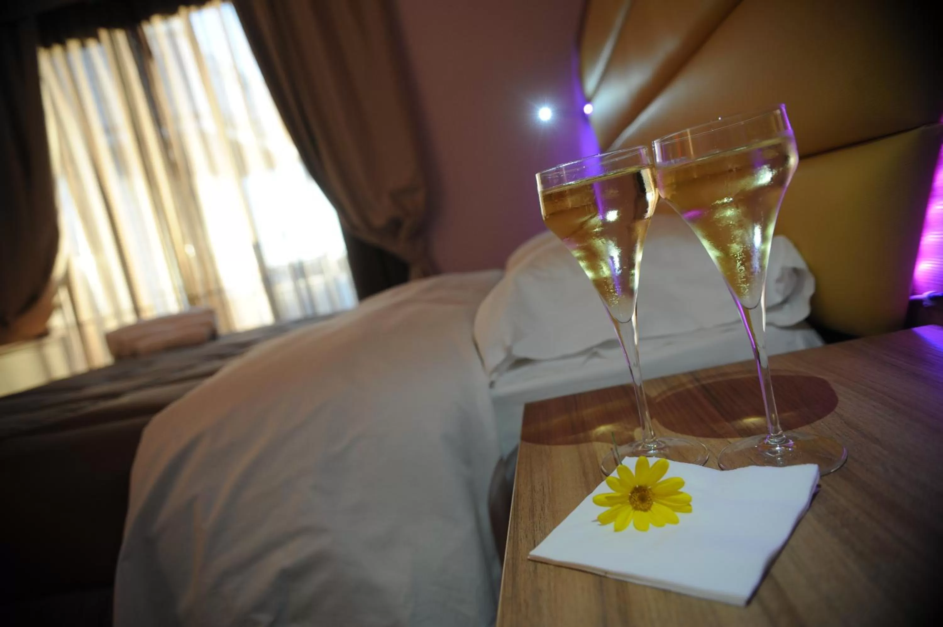 Drinks, Bed in Ostia Antica Suite B&B