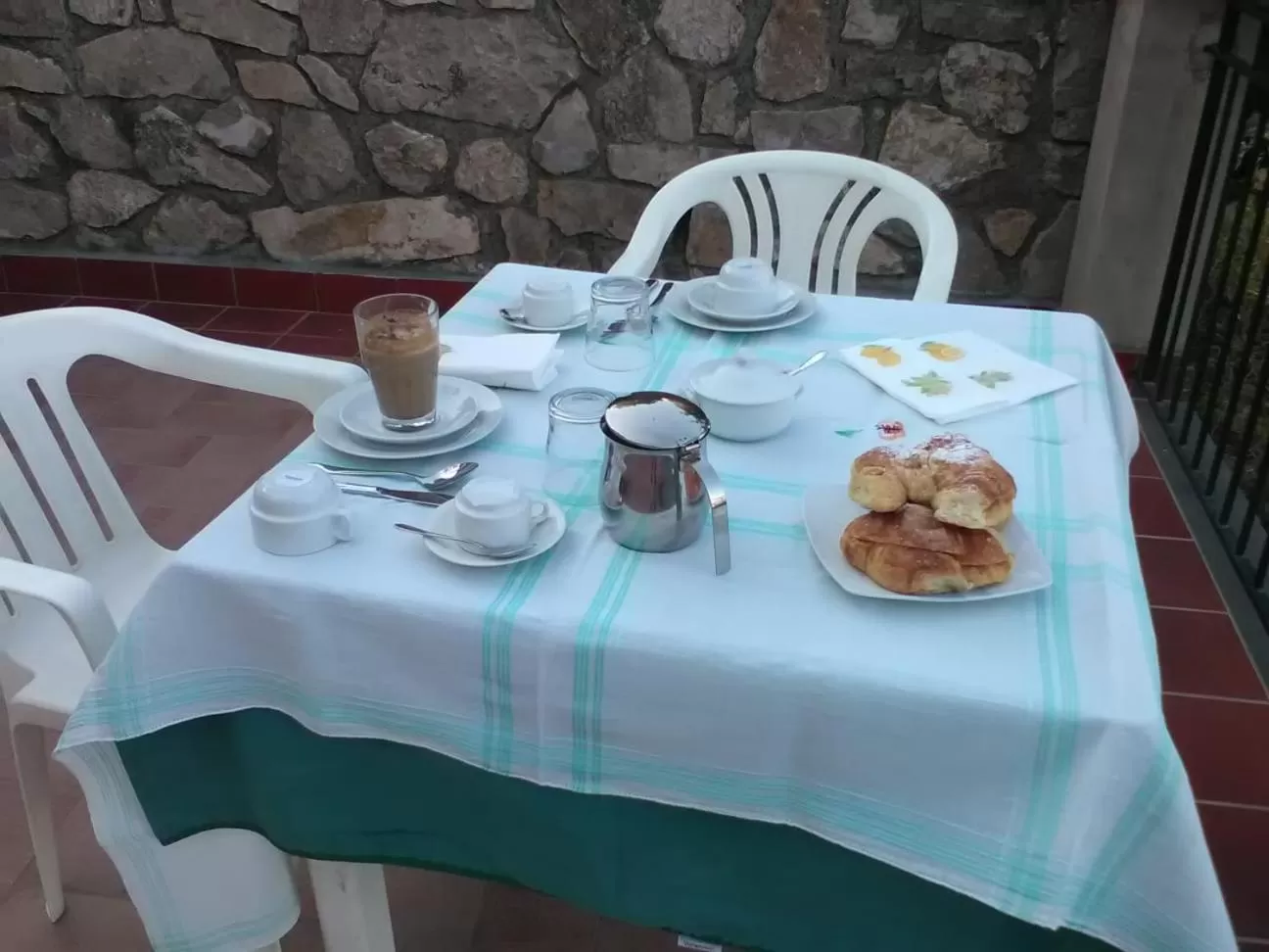 Breakfast in The View House