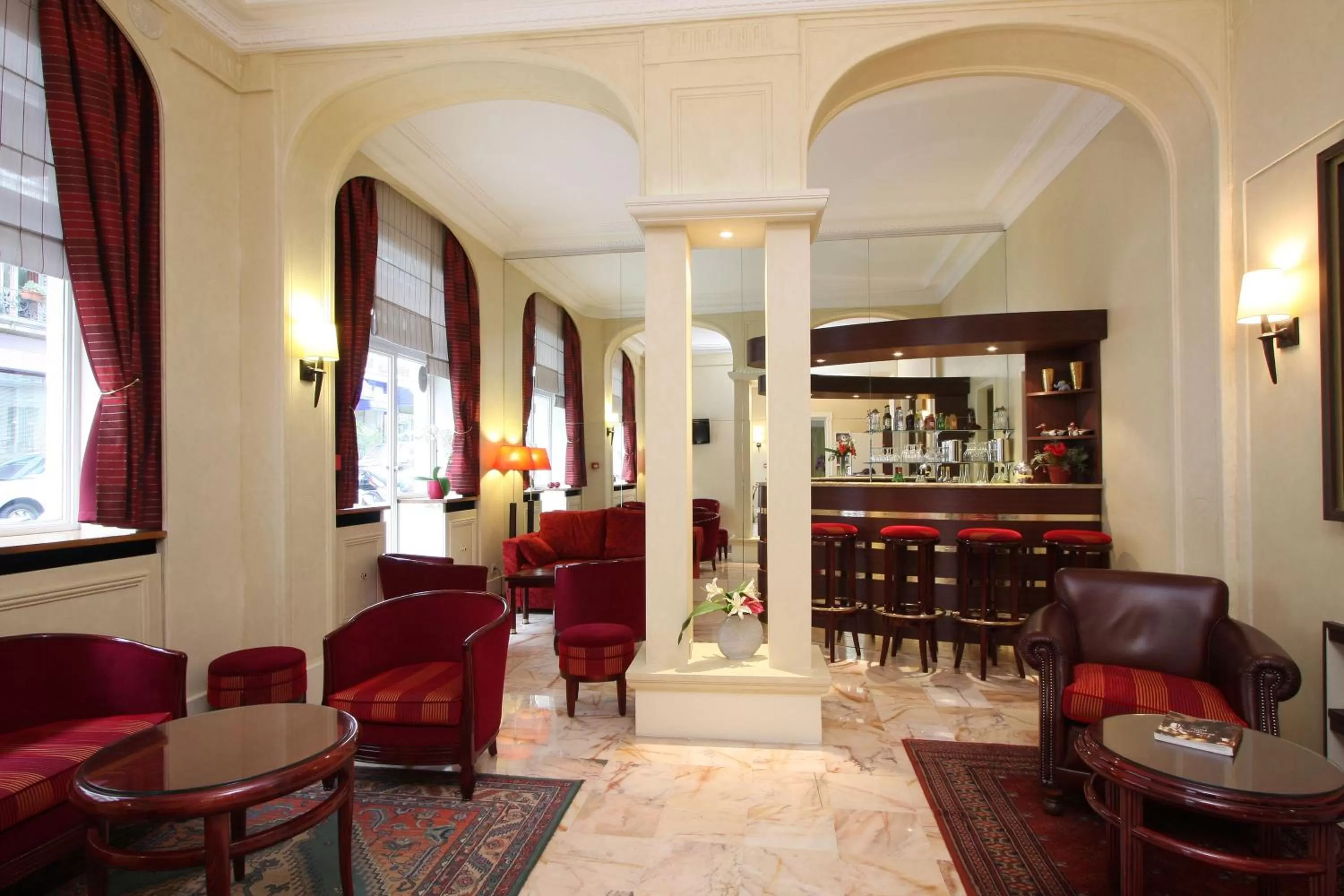 Lounge or bar in Relais du Pré