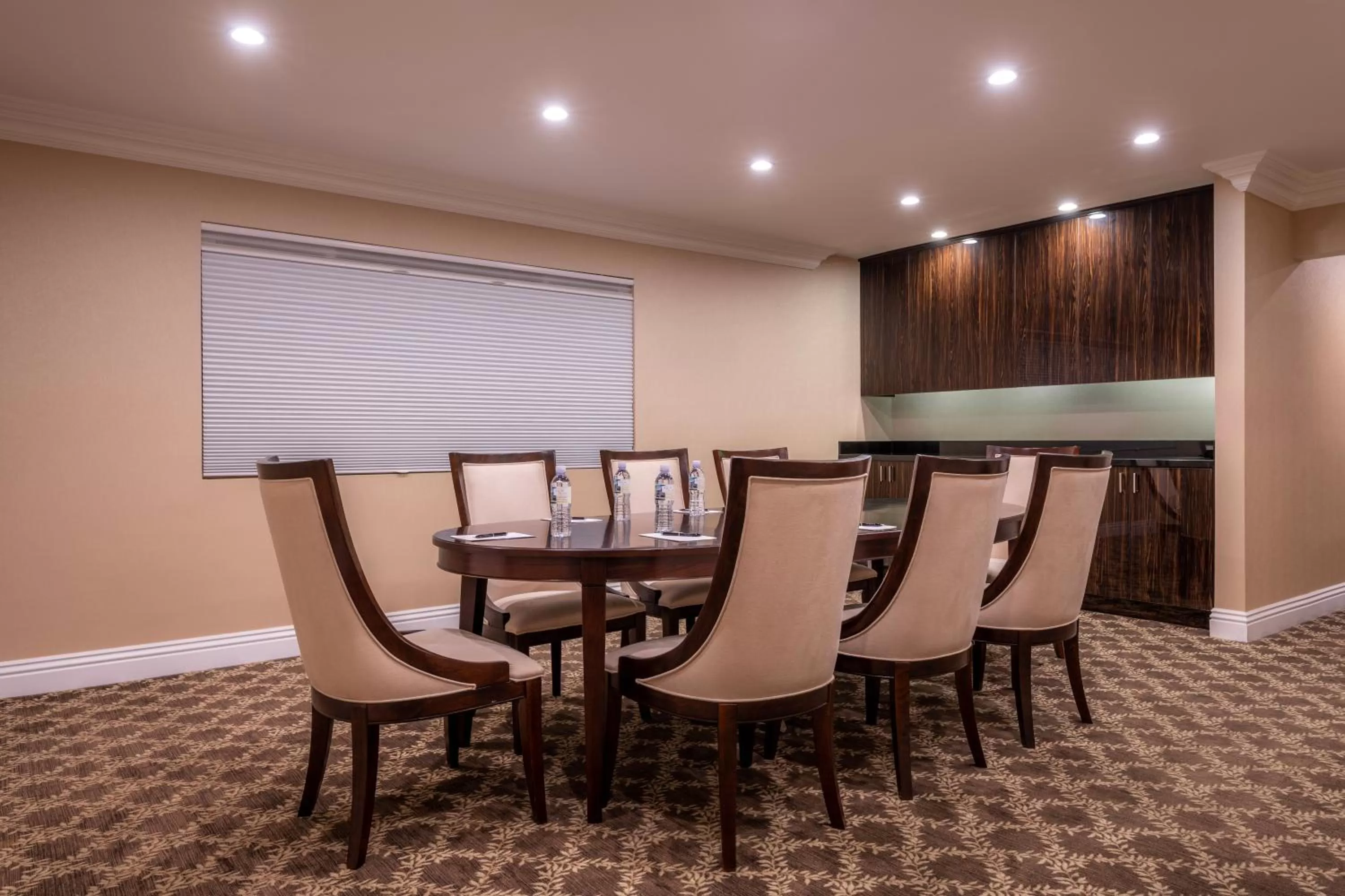Meeting/conference room in Beverly Hills Plaza Hotel & Spa