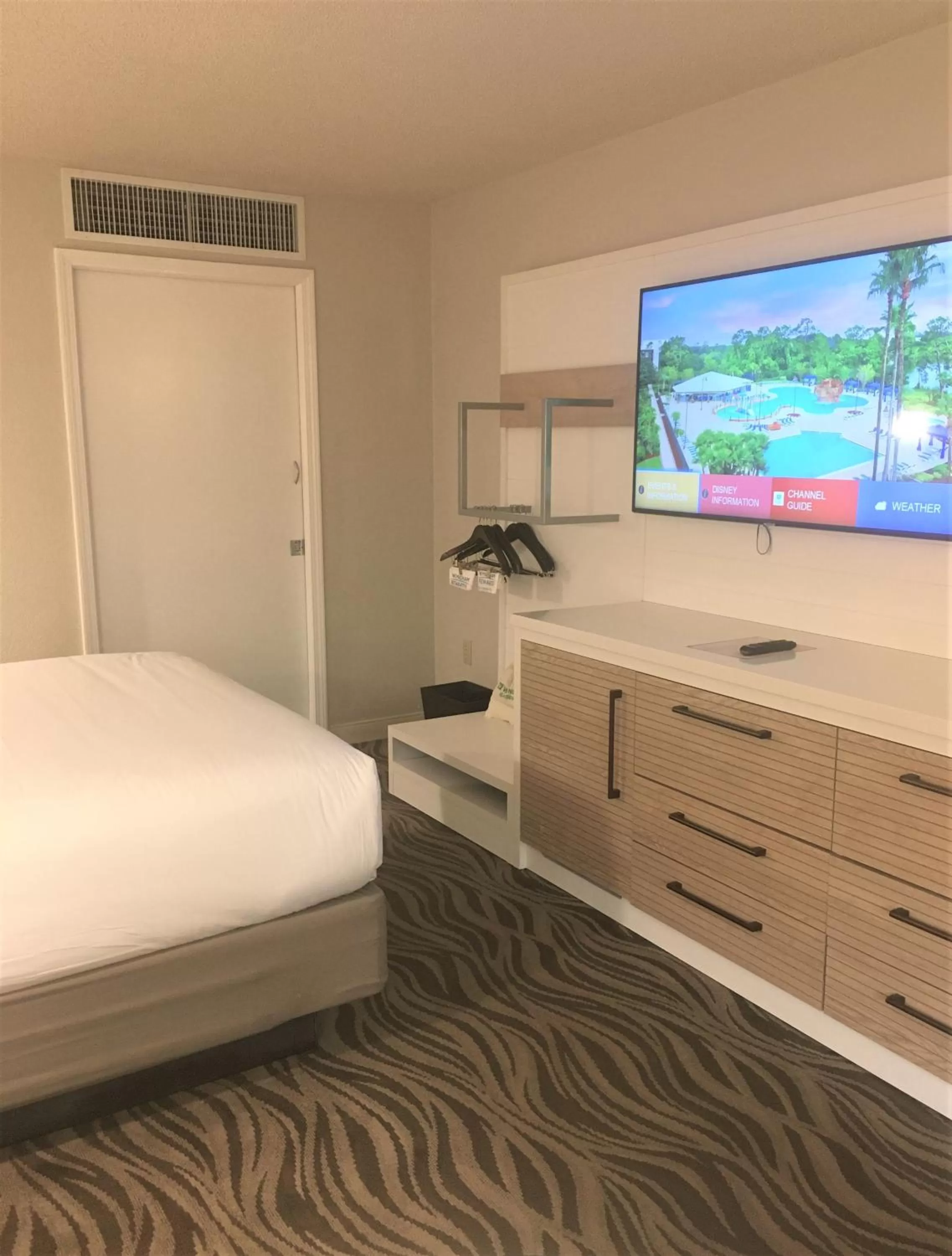TV and multimedia, Bed in Wyndham Garden Lake Buena Vista – Disney Springs® Area