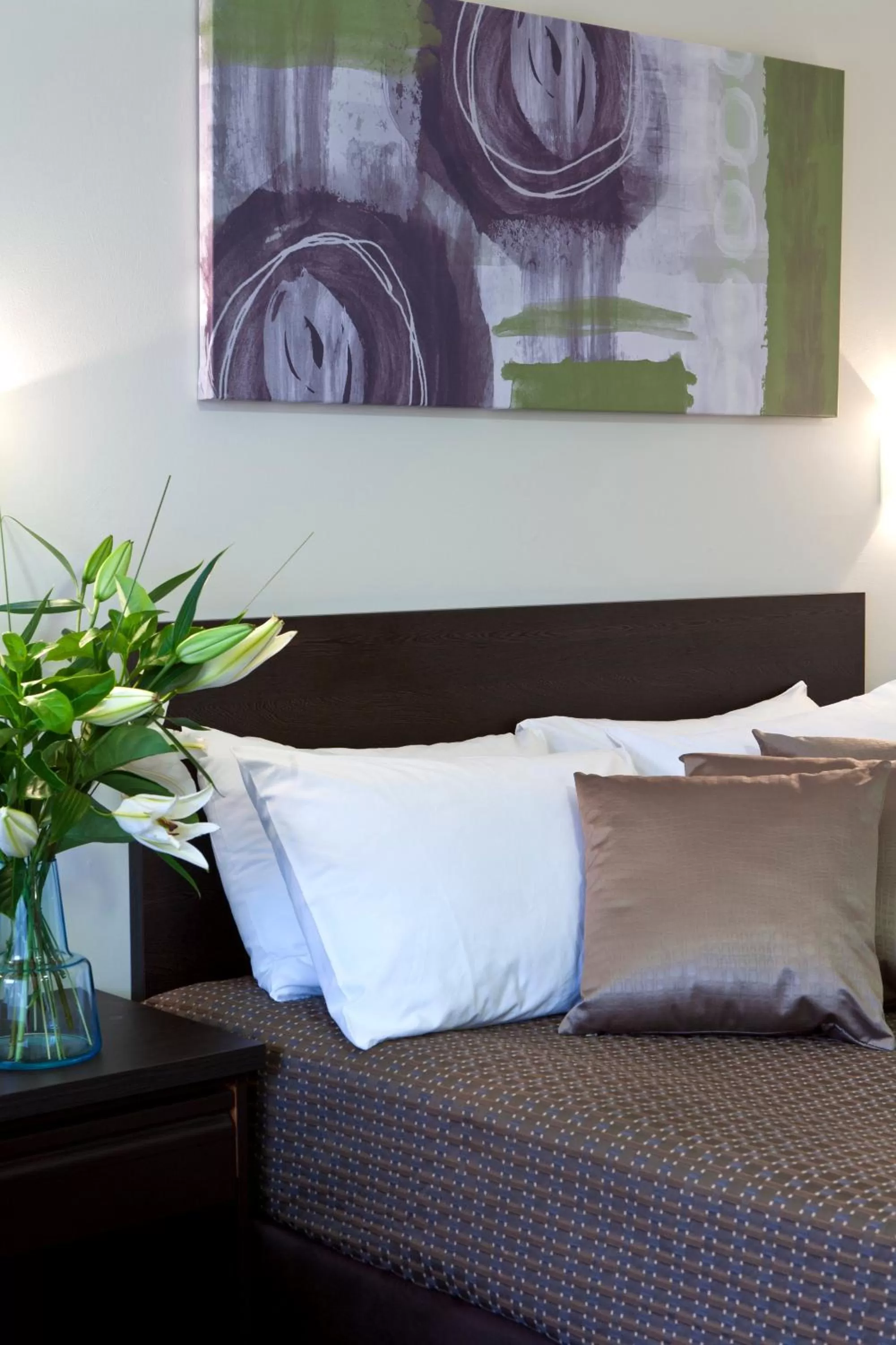 Decorative detail in ibis Styles Canberra Tall Trees