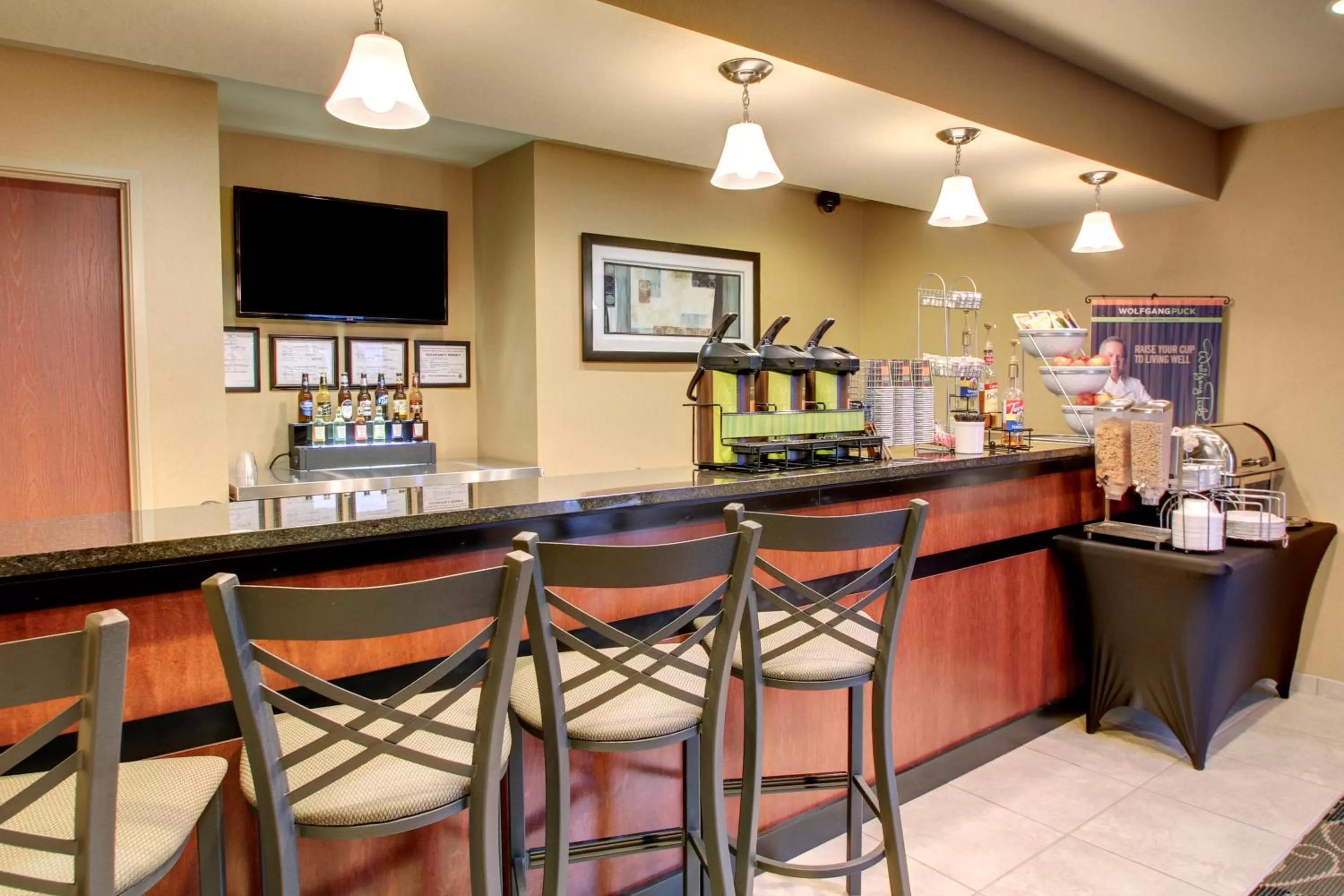 Drinks in Cobblestone Hotel & Suites - Charlestown