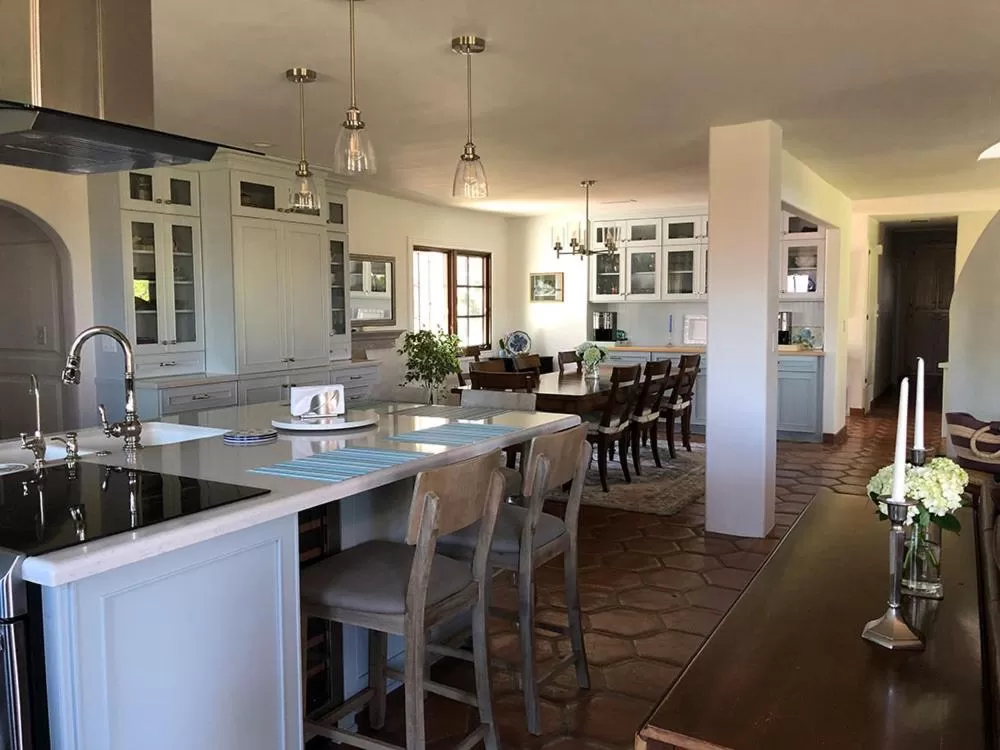 Kitchen or kitchenette, Restaurant/Places to Eat in Kate Stanton Inn