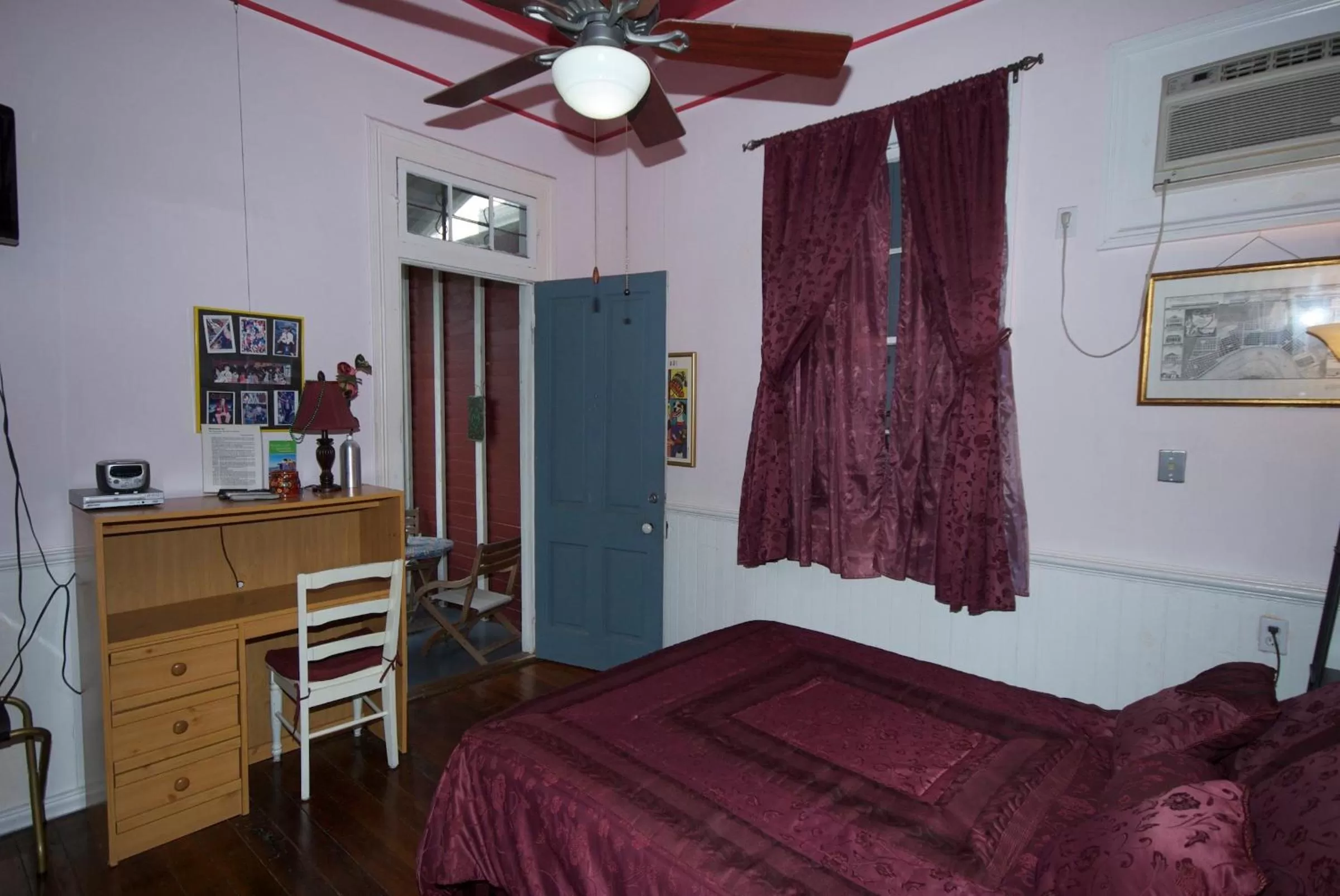 Bedroom, Bed in The Burgundy Bed and Breakfast