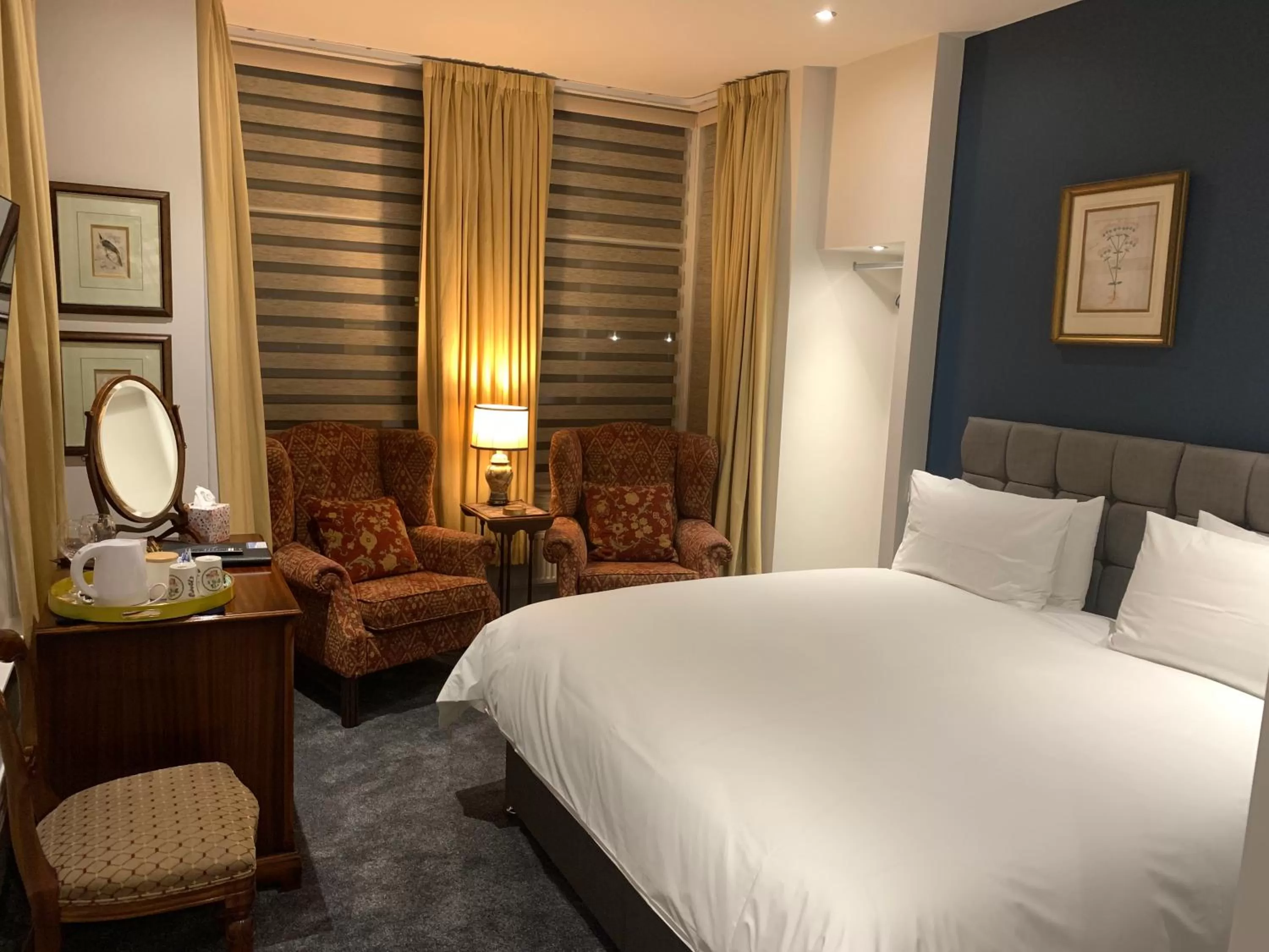 Photo of the whole room, Bed in The Gaydon