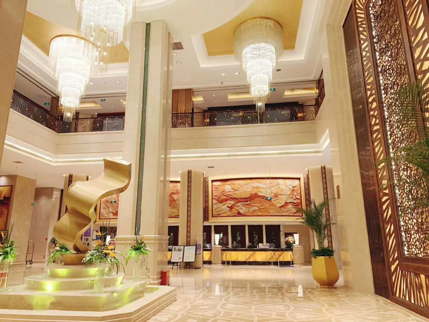 Lobby or reception in Howard Johnson Tropical Garden Plaza Kunming Chenggong