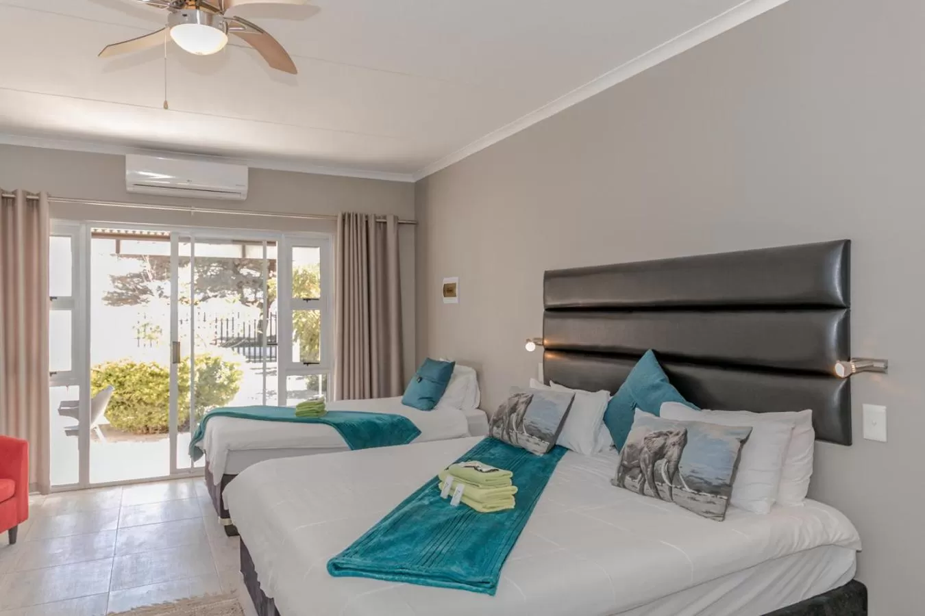 Bed in Out of Africa Town Lodge