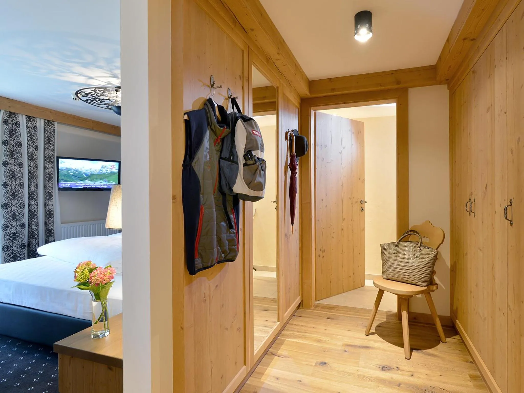 Decorative detail, Bed in Alpenhotel Kramerwirt