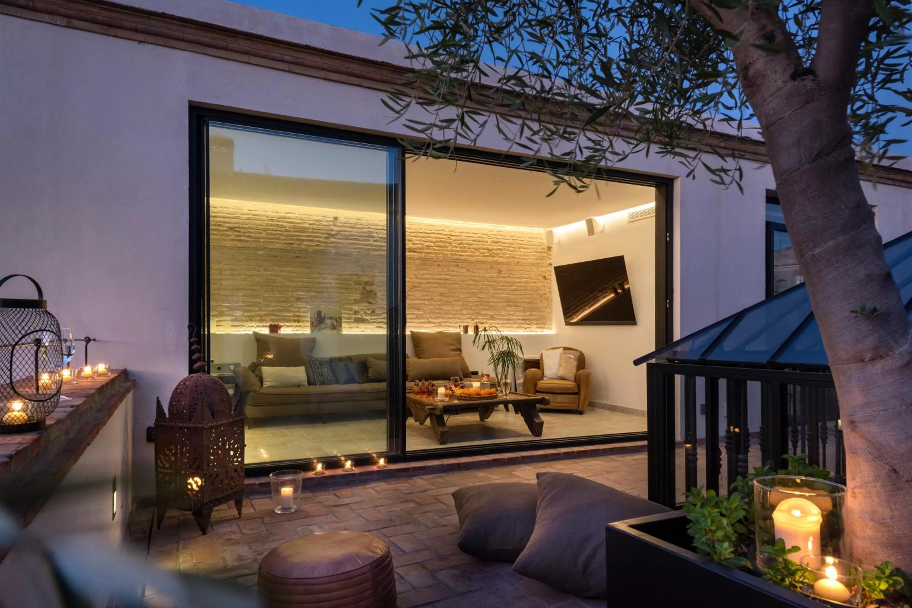 Communal lounge/ TV room in Pájaro Rebelde