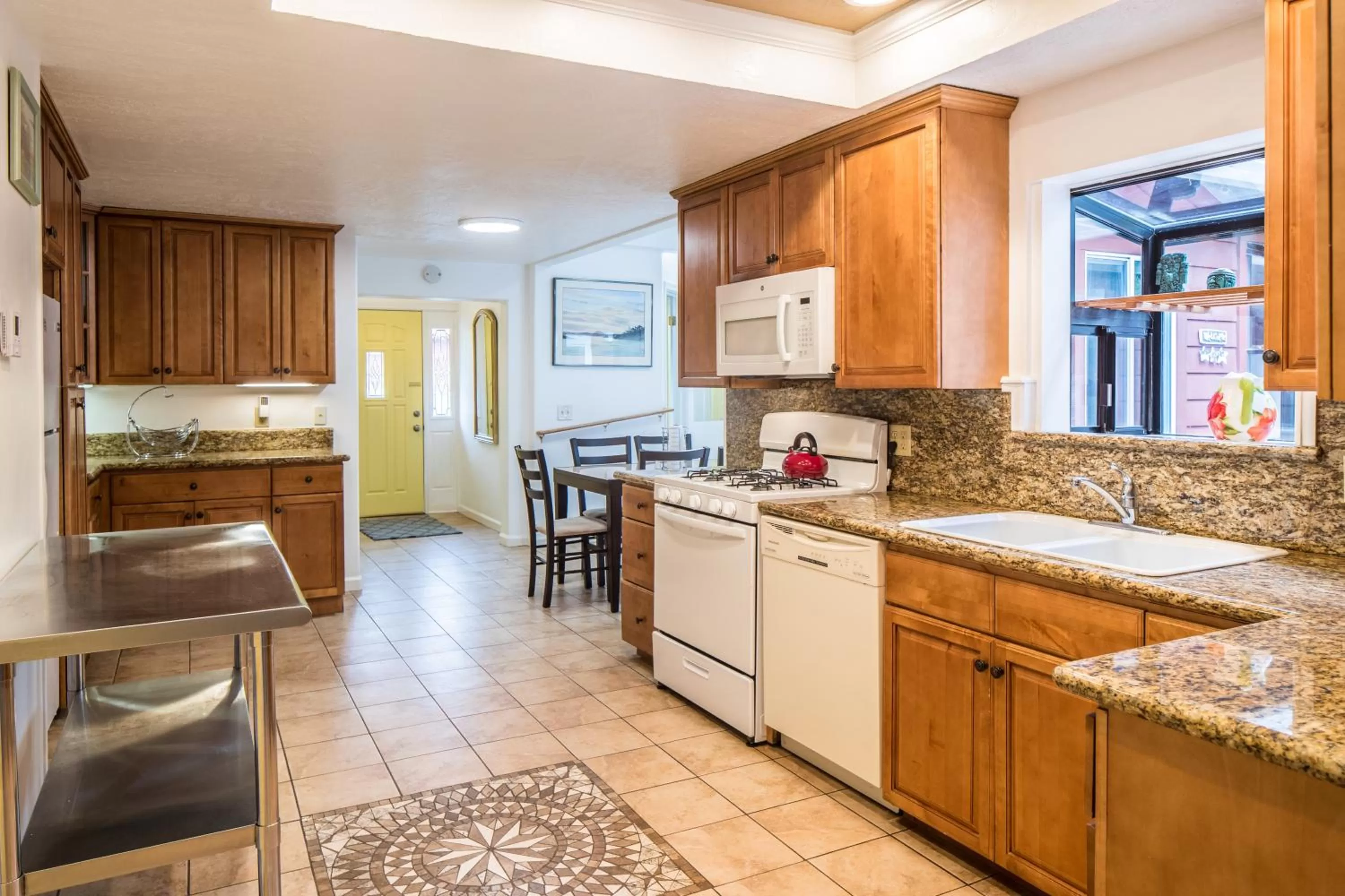 Kitchen or kitchenette in Andril Fireplace Cottages