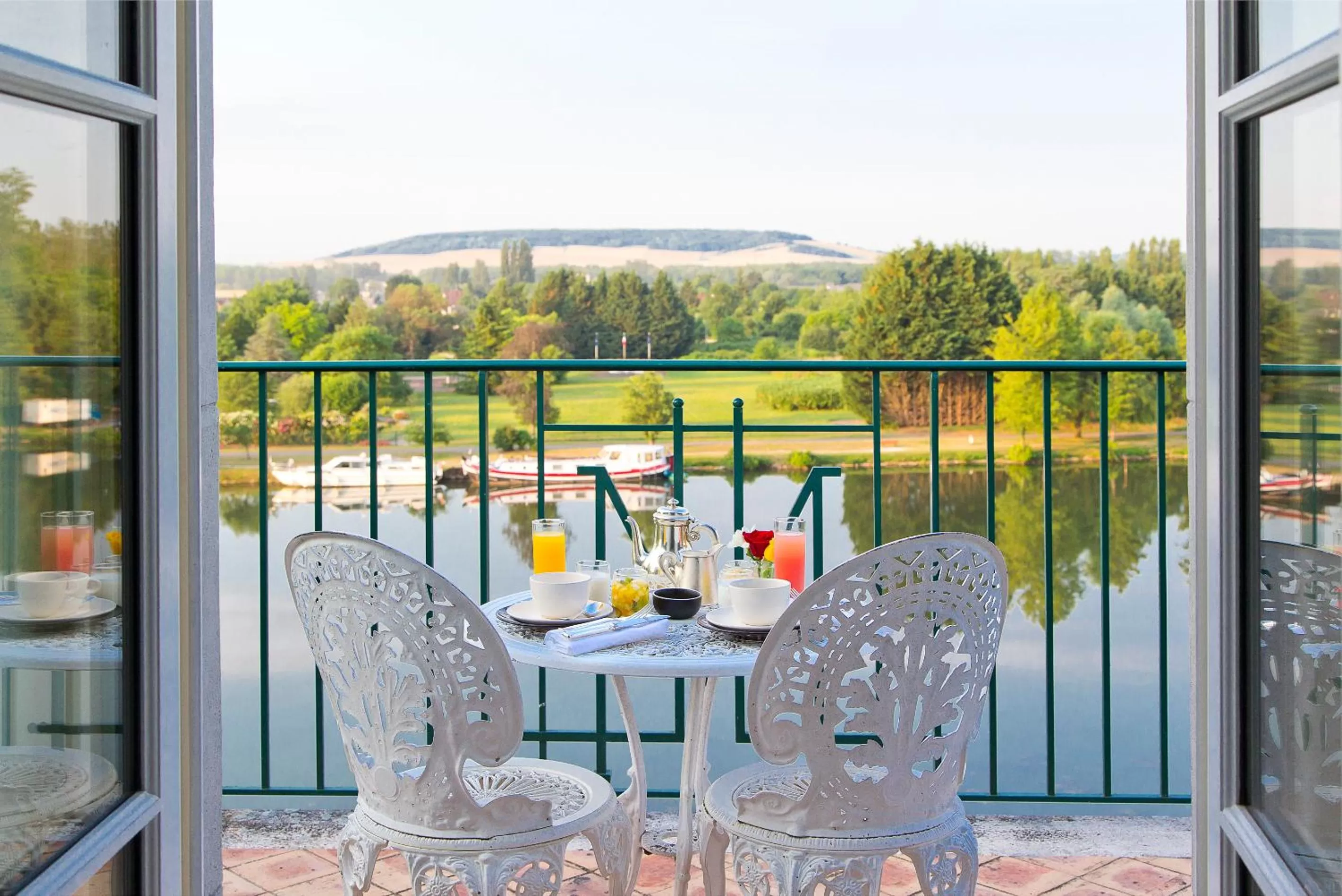 River view in La Côte Saint Jacques