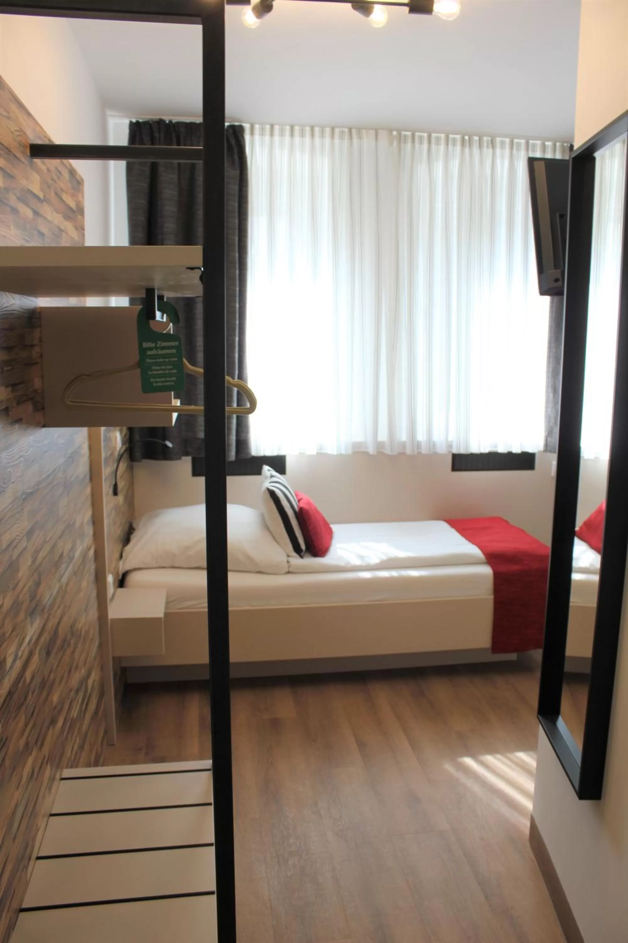 Photo of the whole room, Bed in Am Blumenhaus