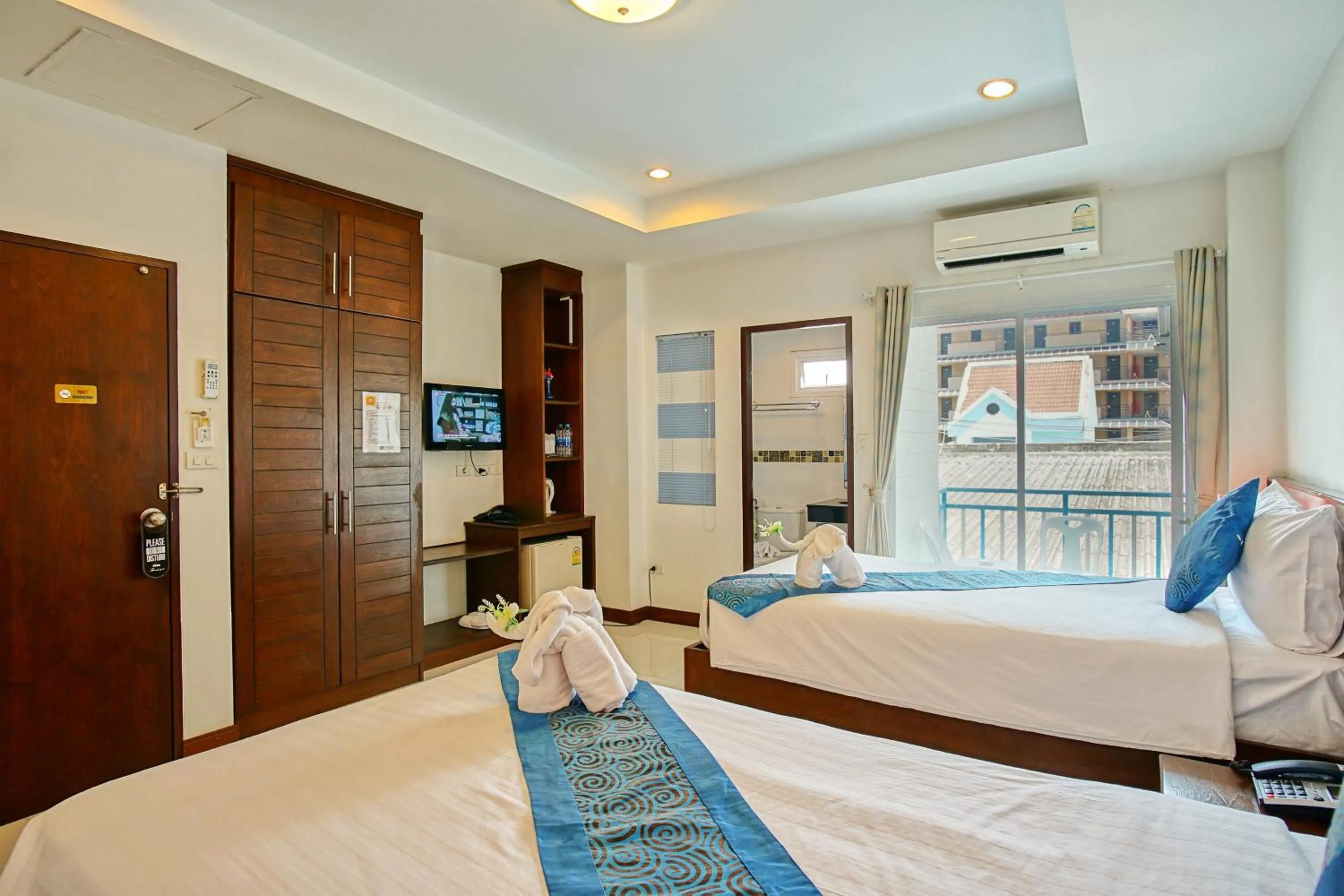 Bed in Ruen Buathong Boutique Hotel Patong Beach