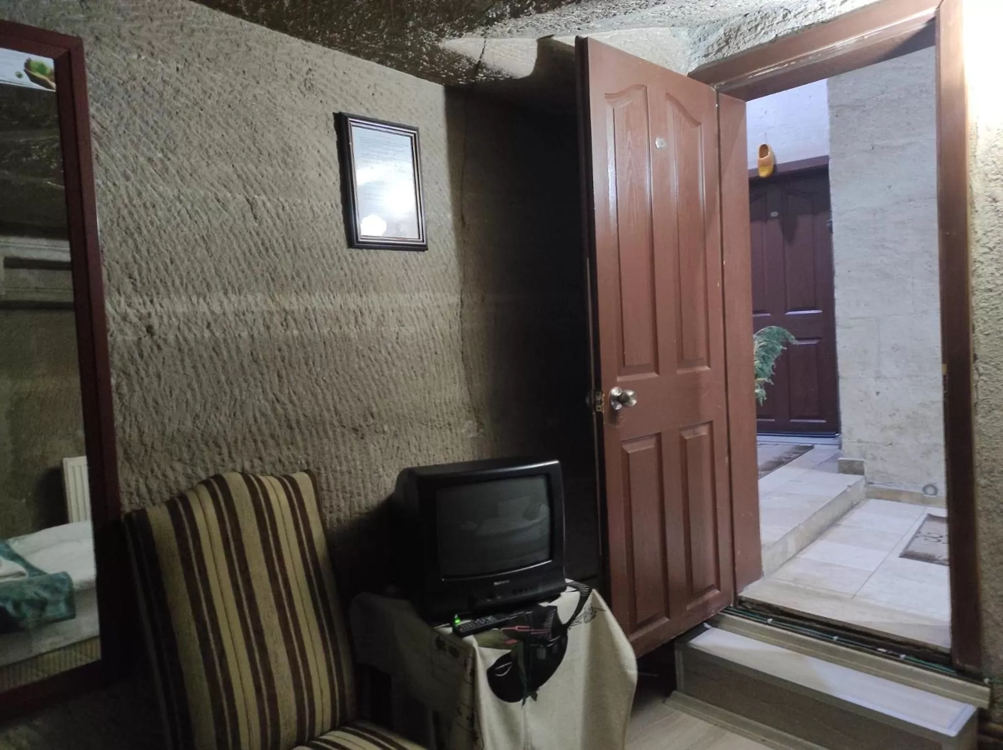 TV and multimedia, TV/Entertainment Center in Guven Cave Hotel