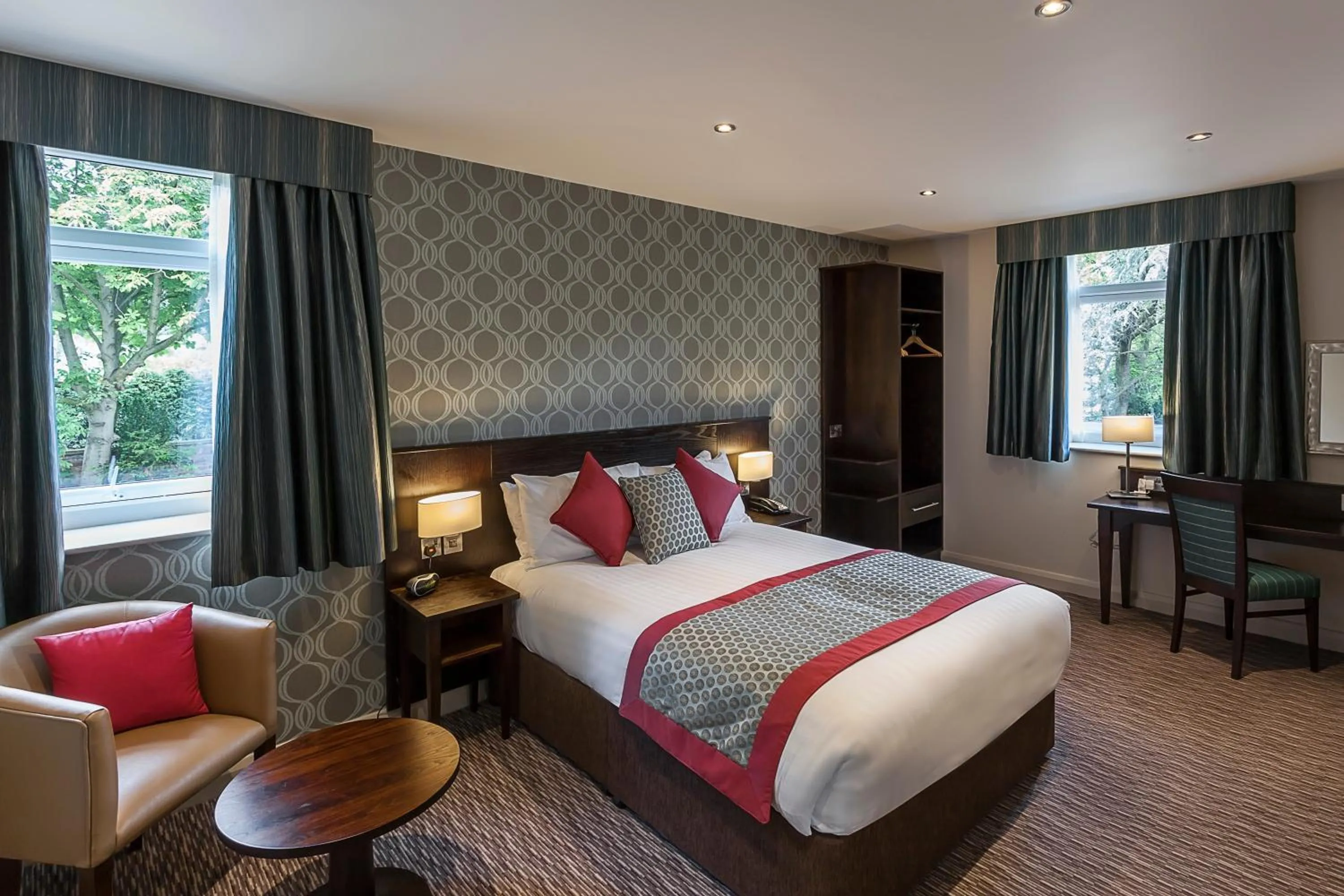 Bedroom, Bed in Best Western Plus Pinewood Manchester Airport-Wilmslow Hotel