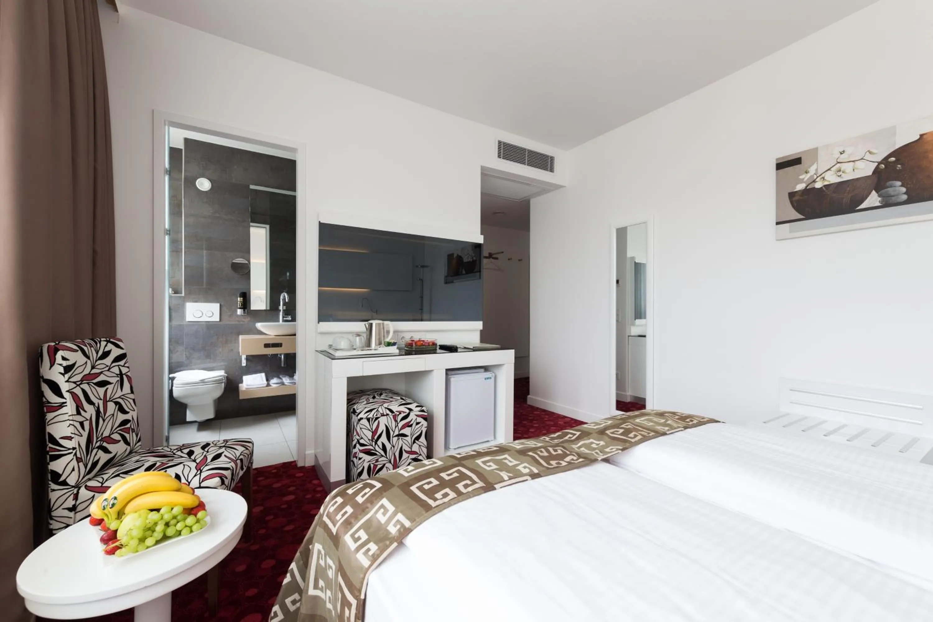 Photo of the whole room, Bed in Hotel Bayer's