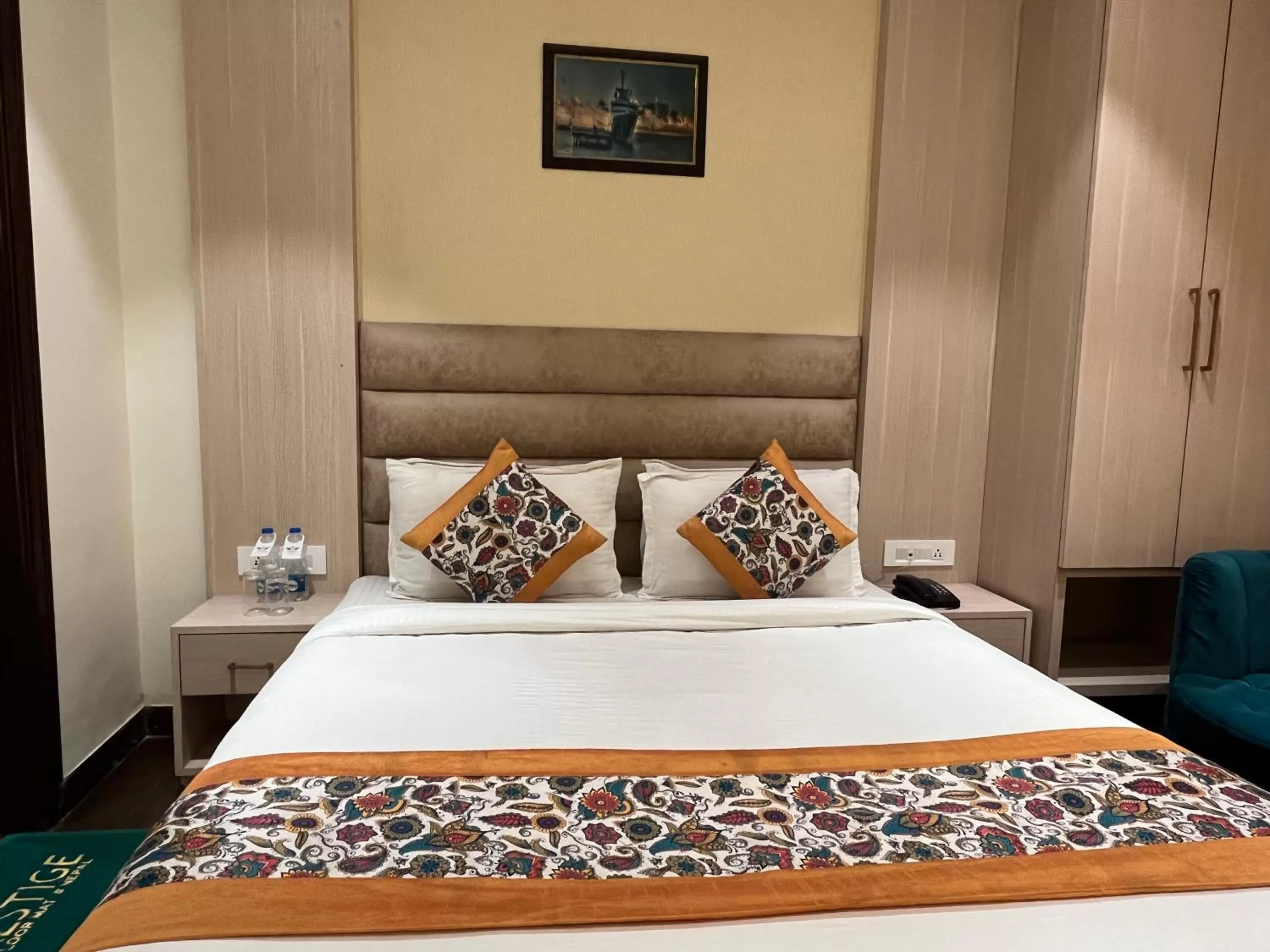 Photo of the whole room, Bed in RRV Hotel