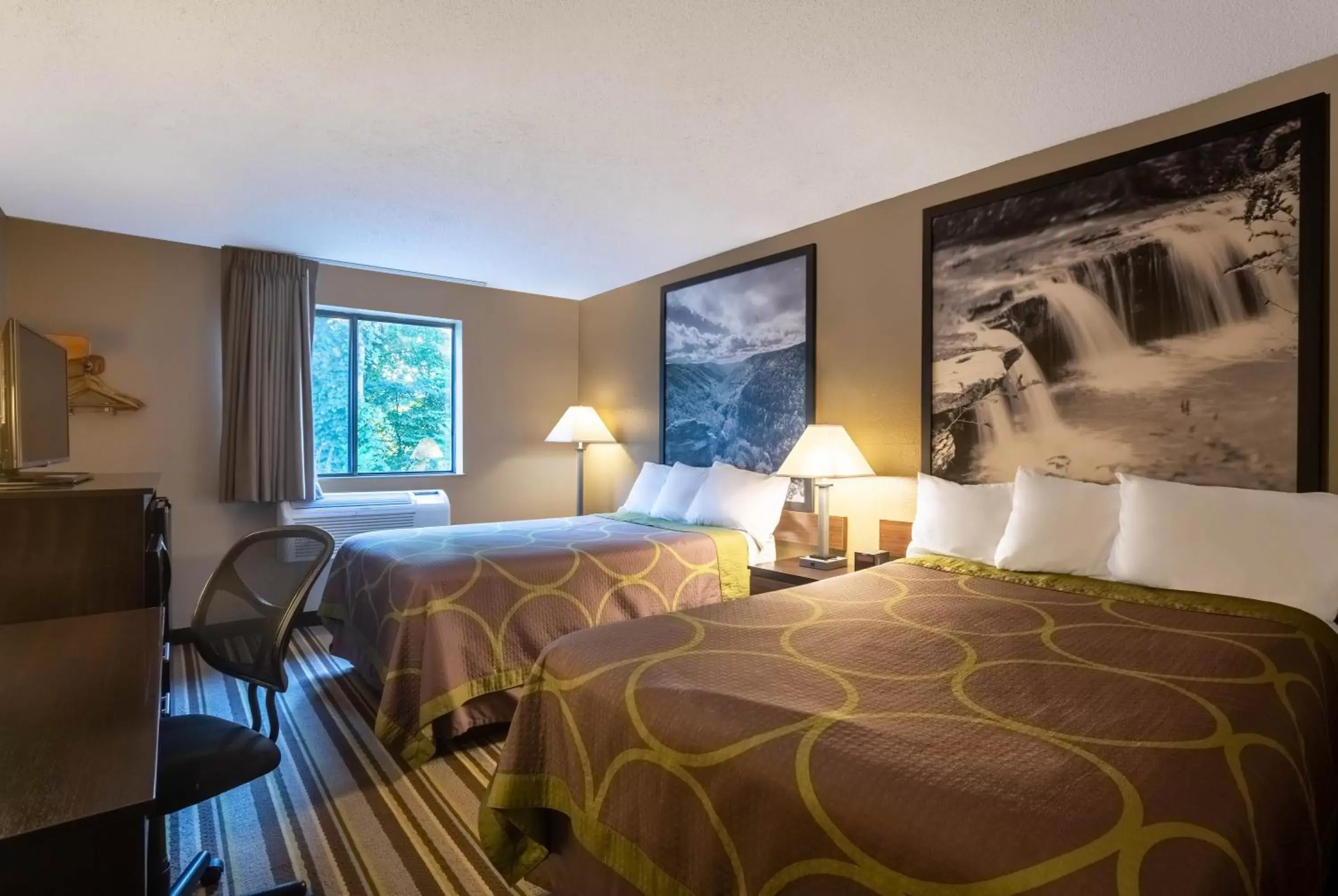 Deluxe Double Room with Two Double Beds - Non-Smoking in Super 8 by Wyndham Elkins Deluxe Double Room with Two Double Beds - Non-Smoking in Super 8 by Wyndham Elkins