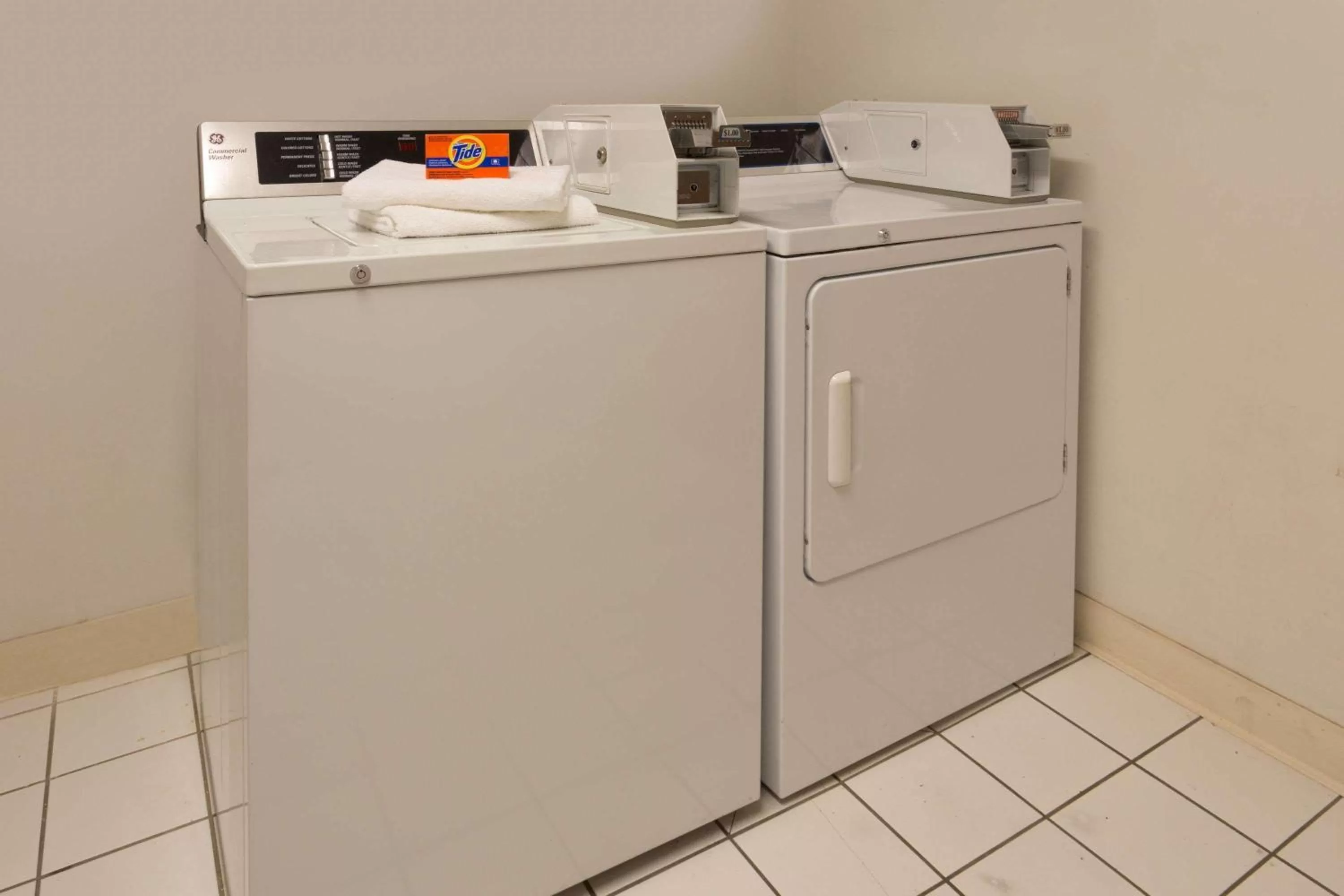 On site in Super 8 by Wyndham Rochelle