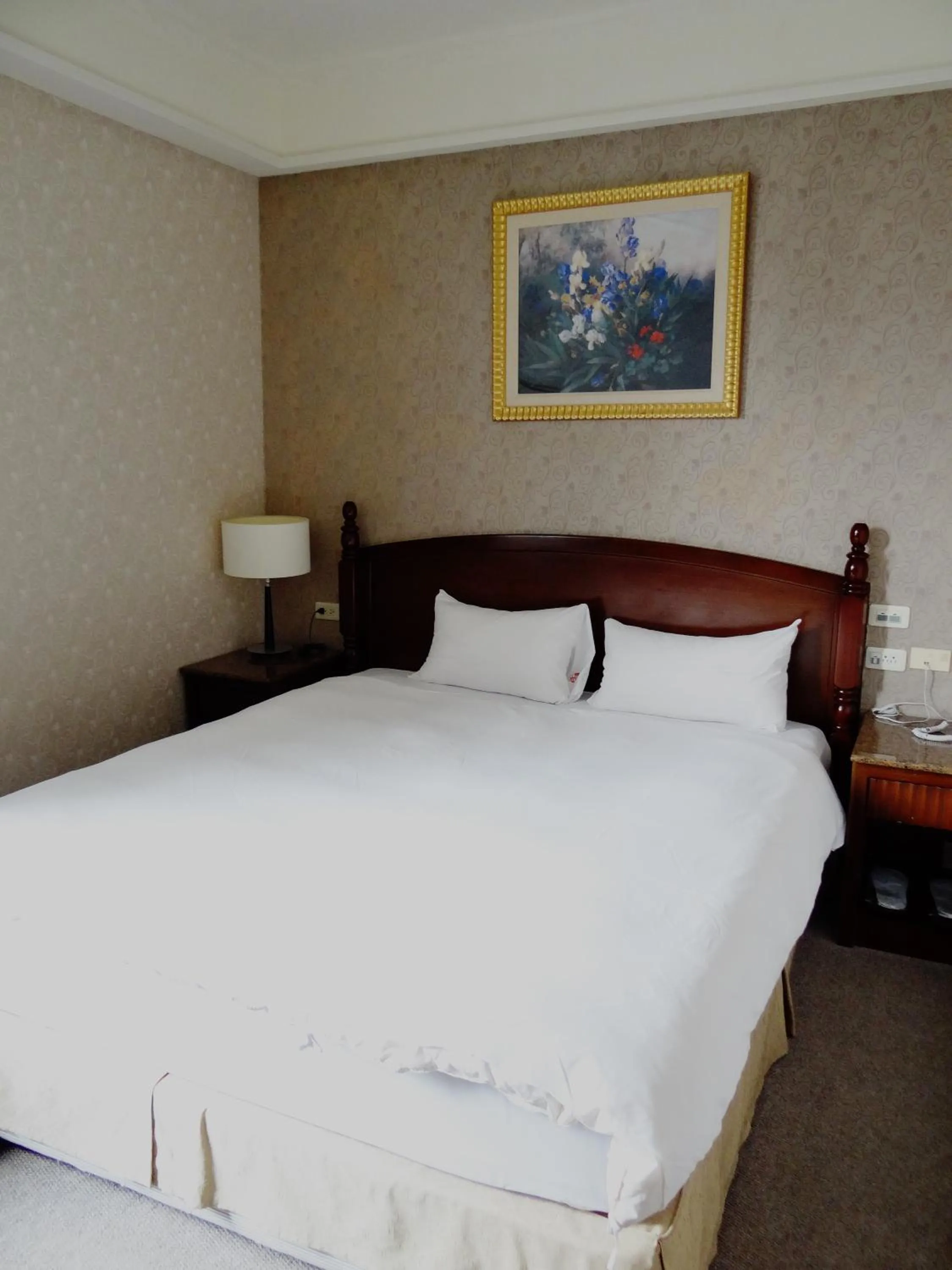 bunk bed, Bed in Wuzhou Hotel