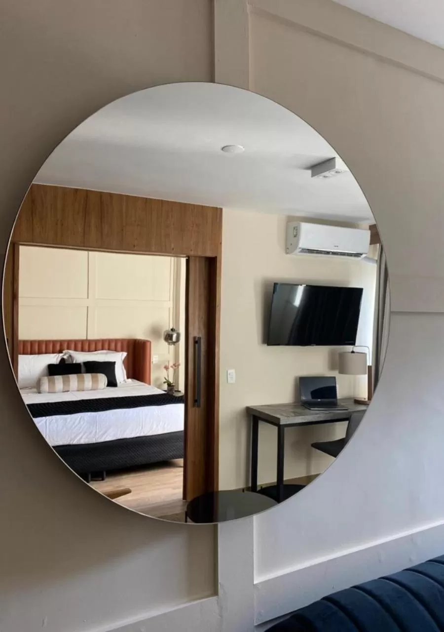 Bedroom, Bed in Mirasol Copacabana Hotel