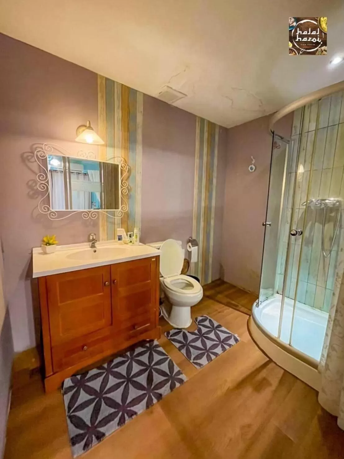 Shower in Mooz Huahin Bed & Breakfast