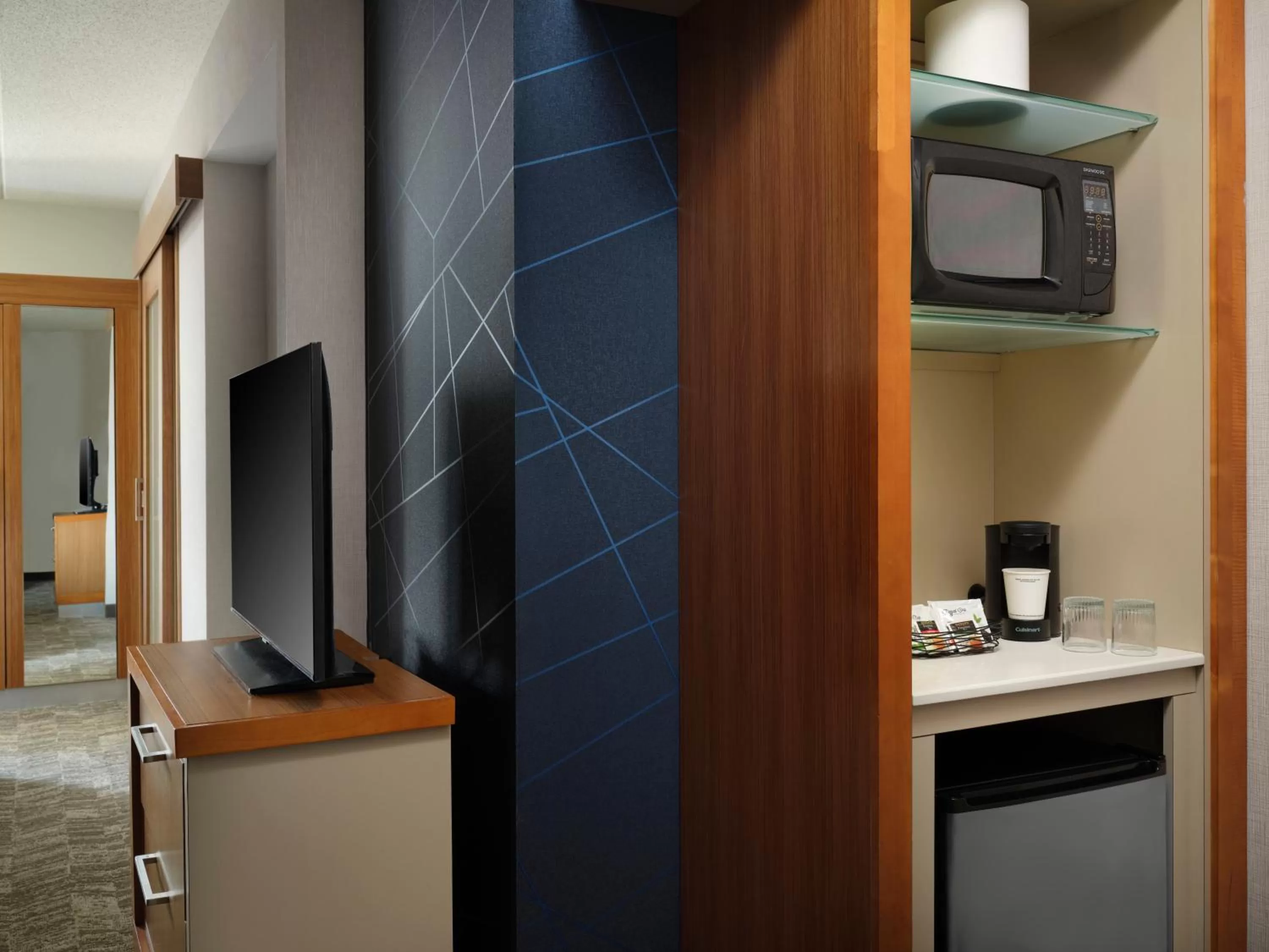 Kitchen or kitchenette in SpringHill Suites by Marriott Pittsburgh Mt. Lebanon