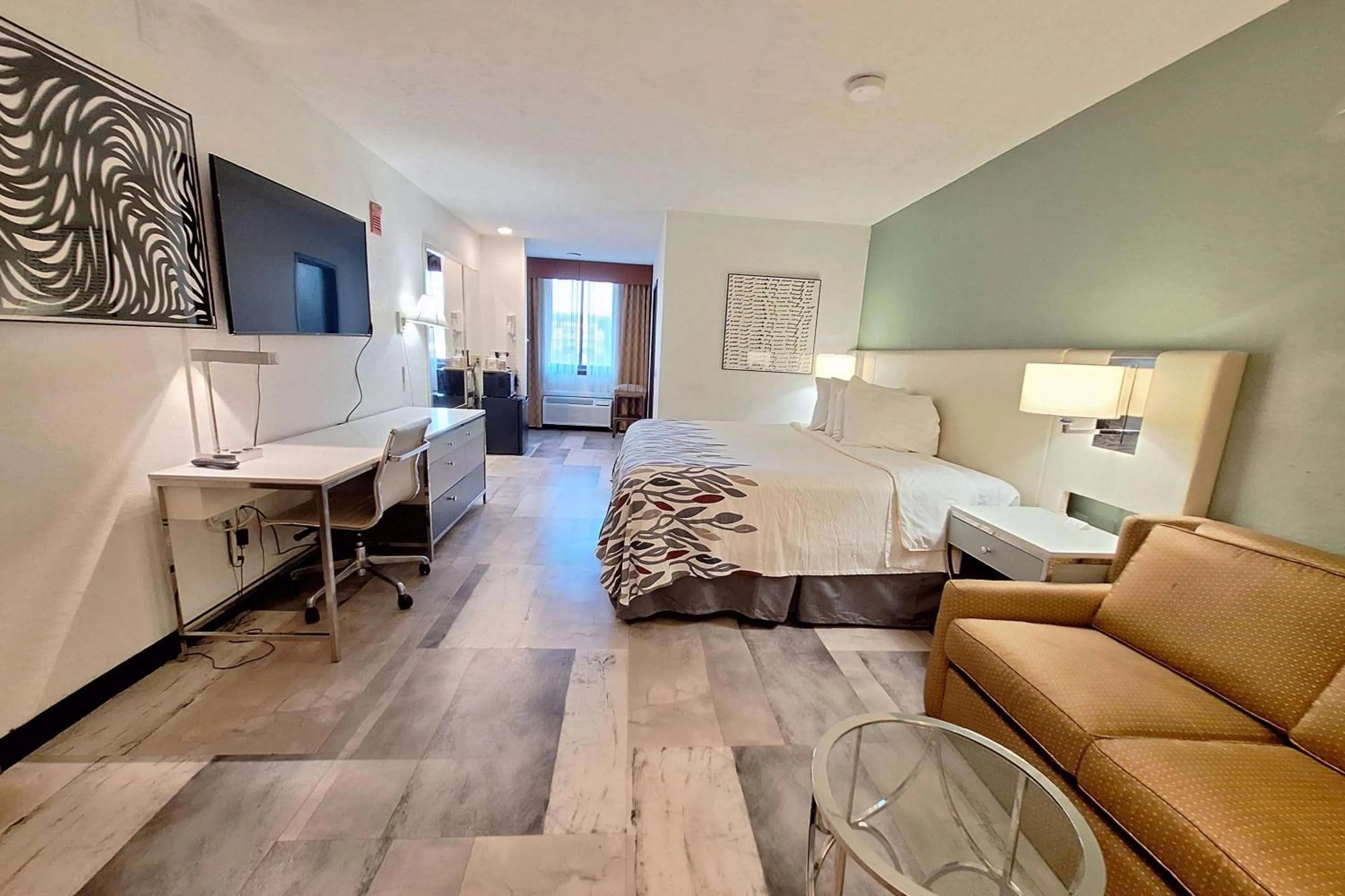 TV and multimedia, Bed in Travelodge by Wyndham Indianapolis Speedway