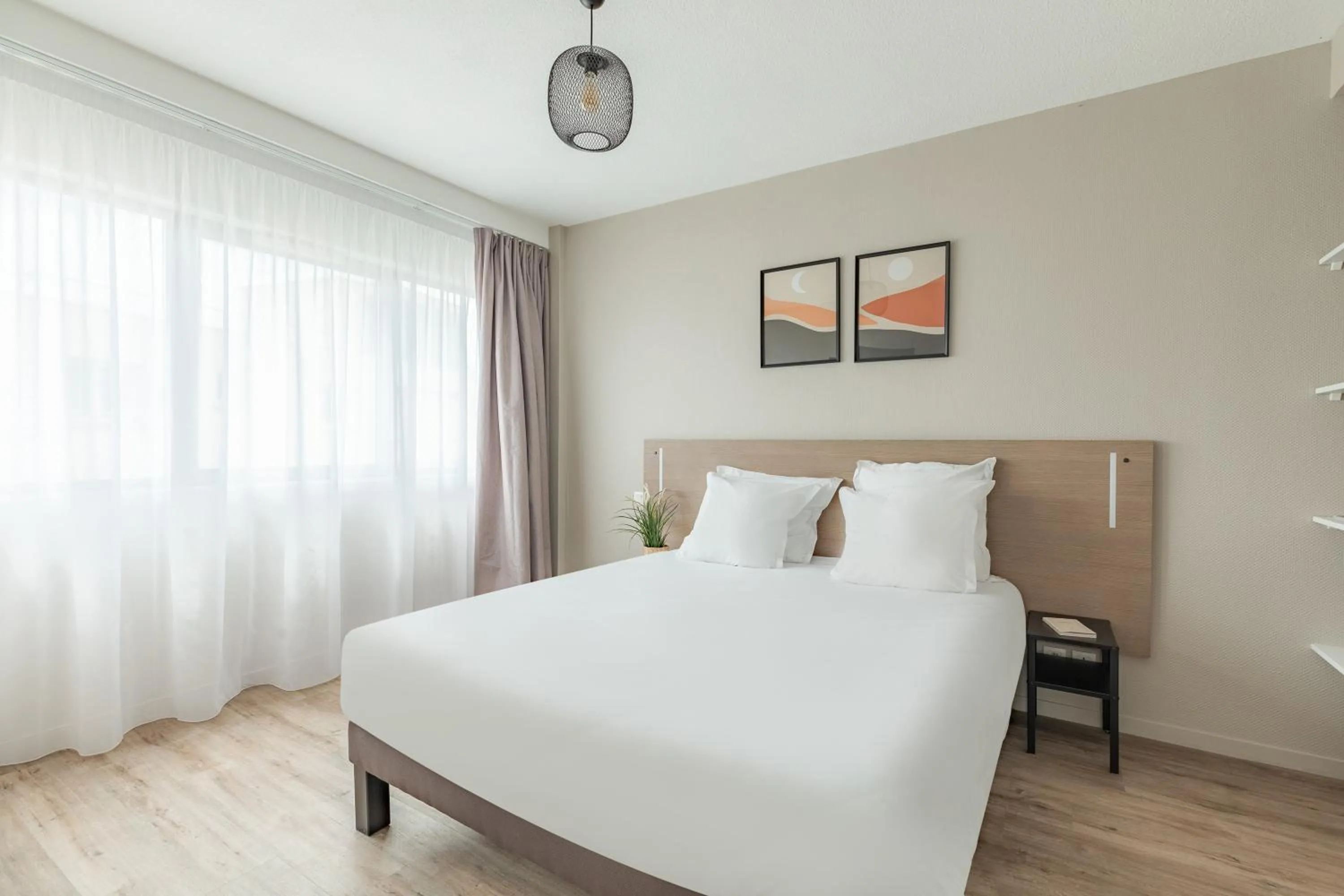 Bed in Appart'City Classic Bordeaux Centre