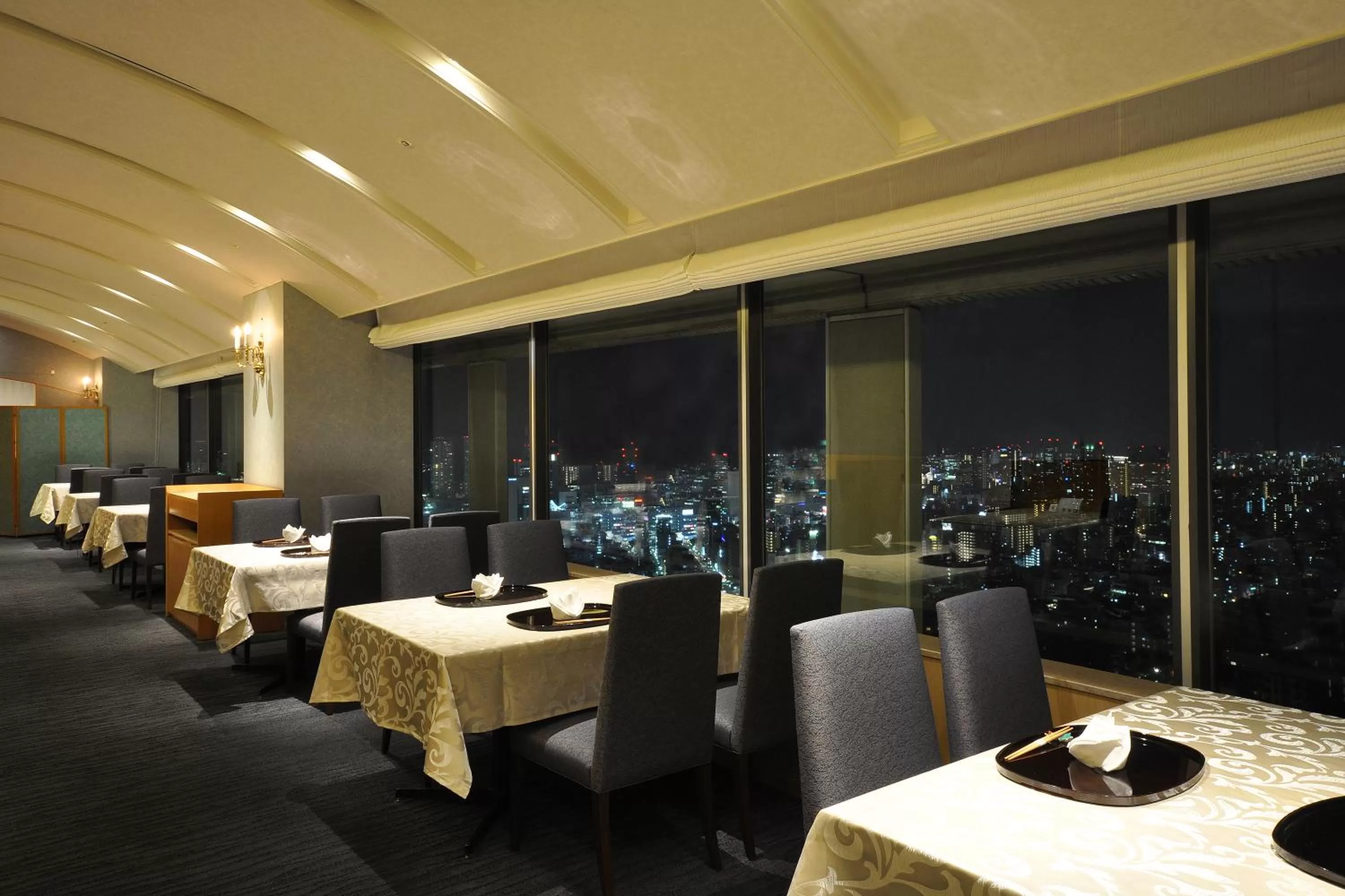 Restaurant/places to eat in ANA Crowne Plaza Kobe by IHG