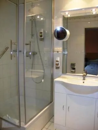 Toilet in Haus Mooren, Hotel Garni