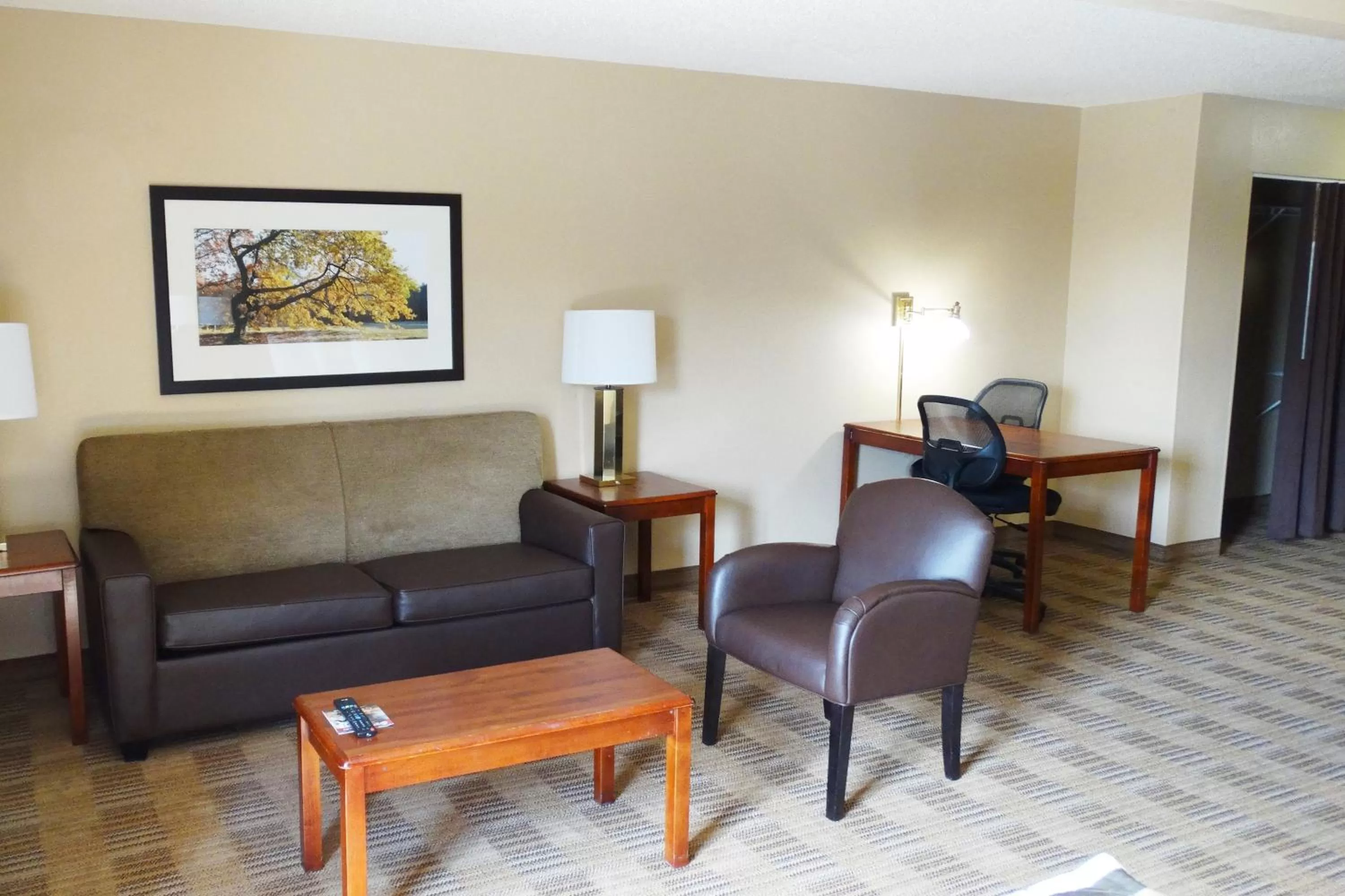 Seating area in Extended Stay America Suites - Chicago - Lombard - Yorktown Center