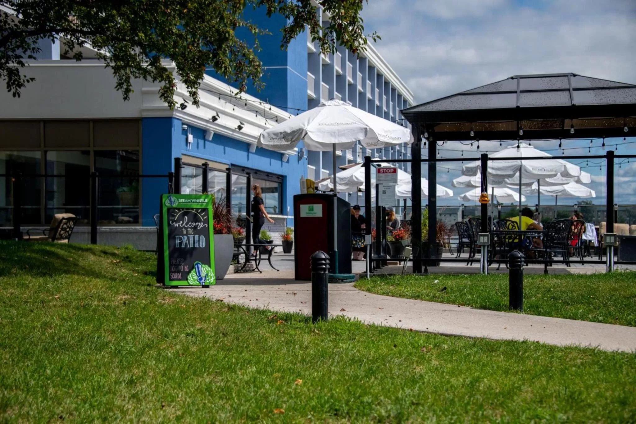 Restaurant/places to eat in Holiday Inn Kingston - Waterfront by IHG