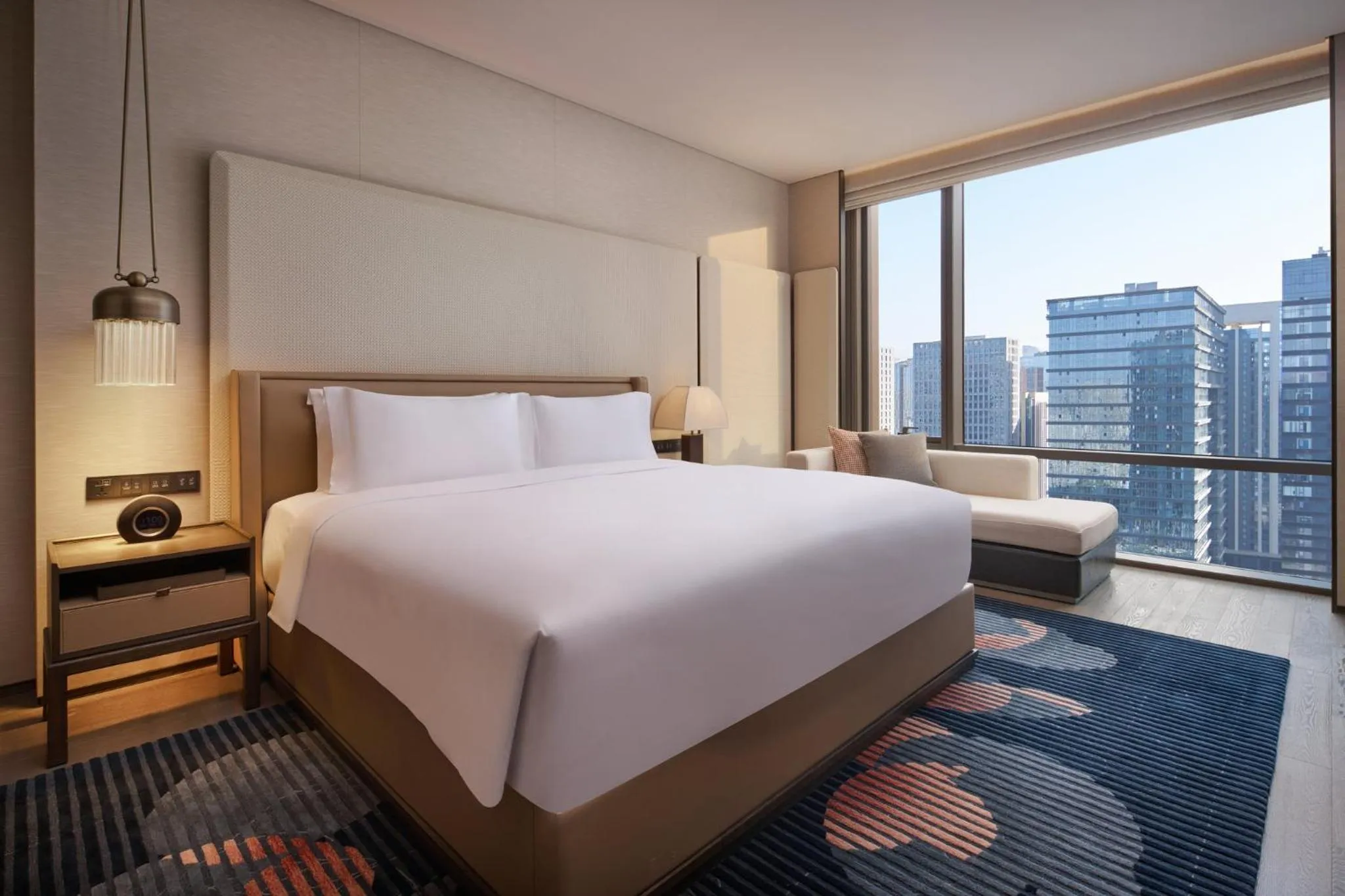 Photo of the whole room, Bed in InterContinental Xi'an Hi-Tech Zone