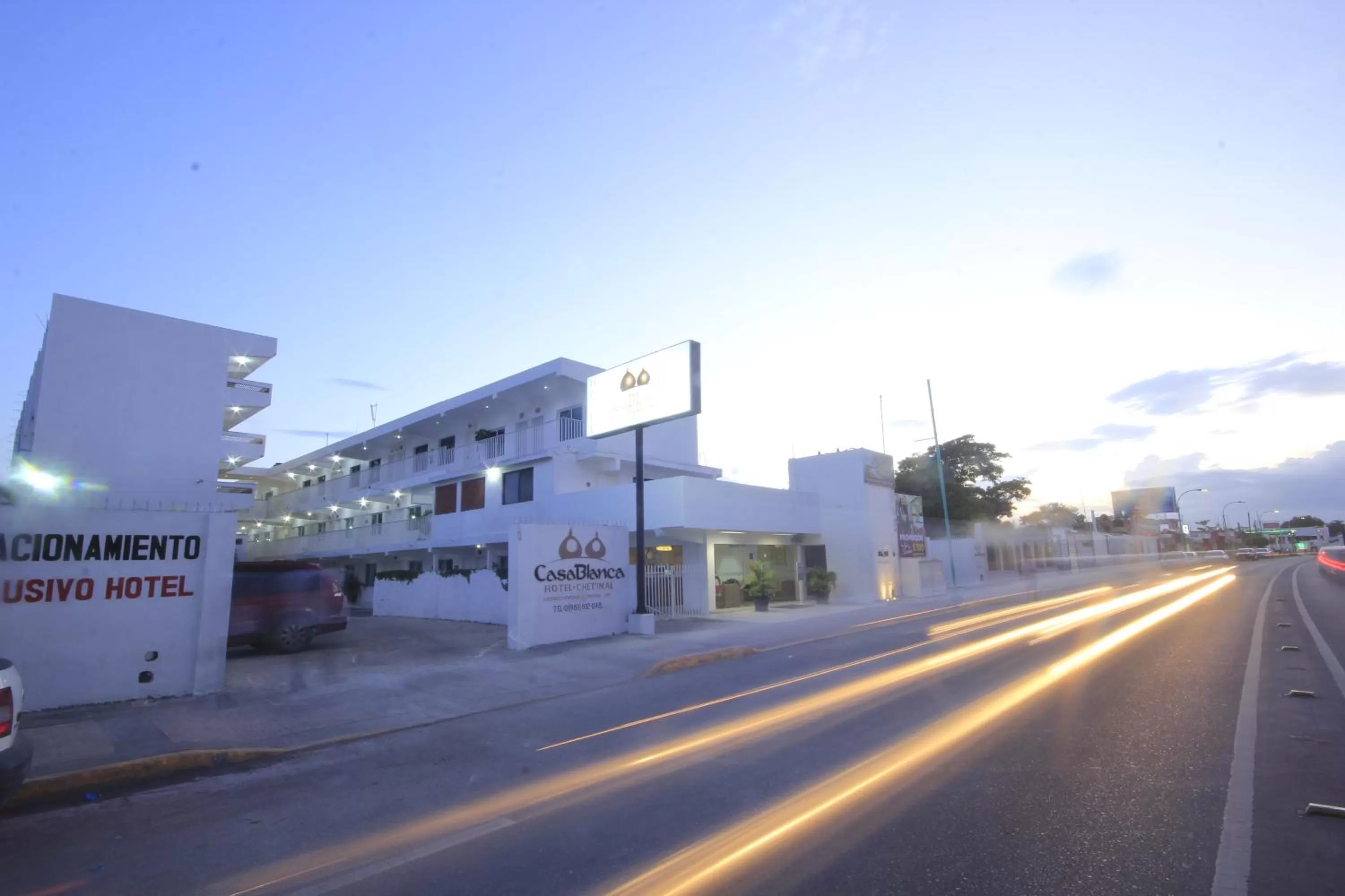 Facade/entrance in Hotel Casa Blanca